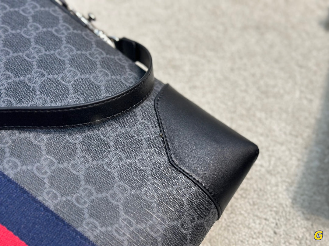 Canvas messenger bag