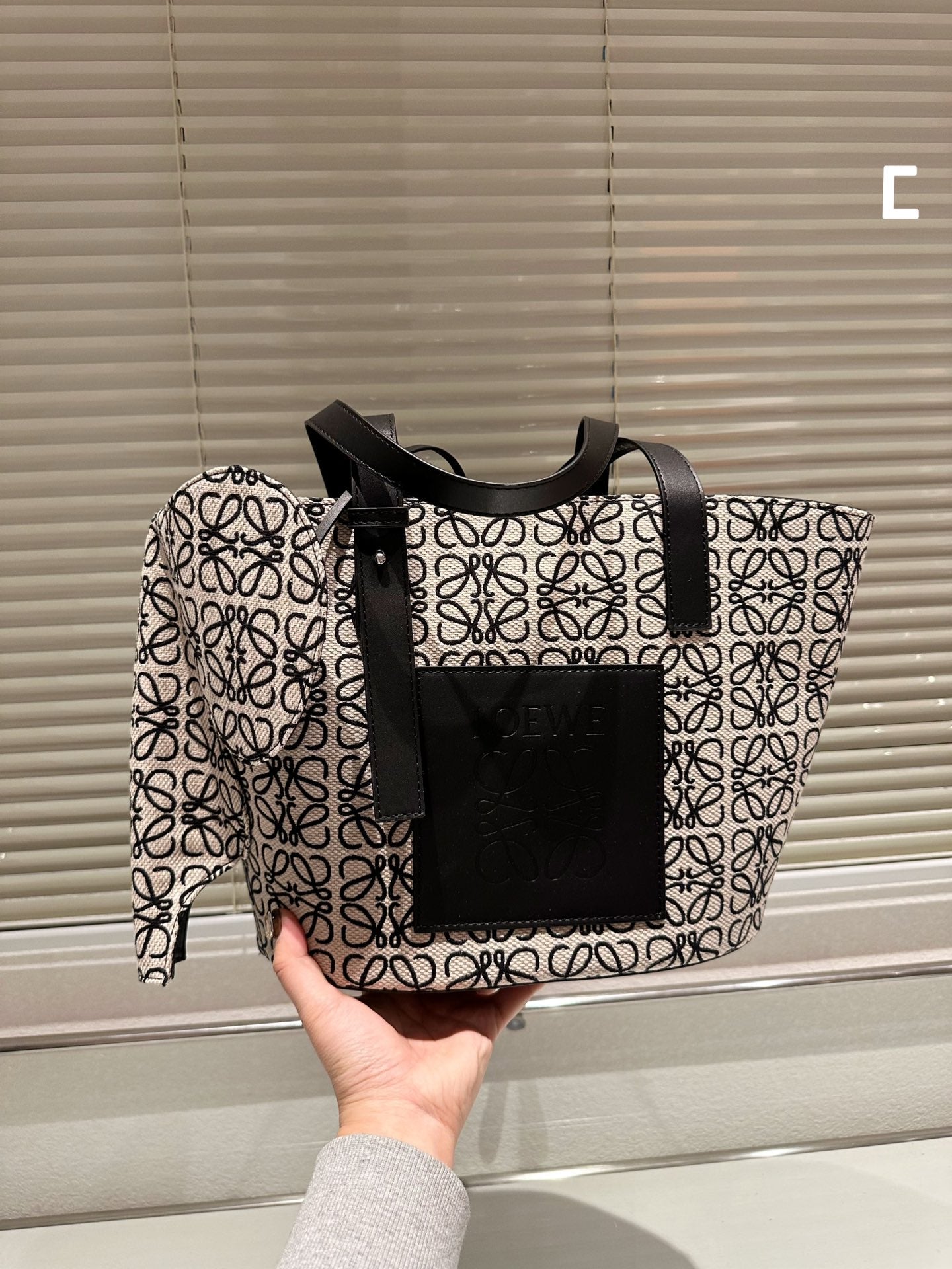 New small elephant shopping bag