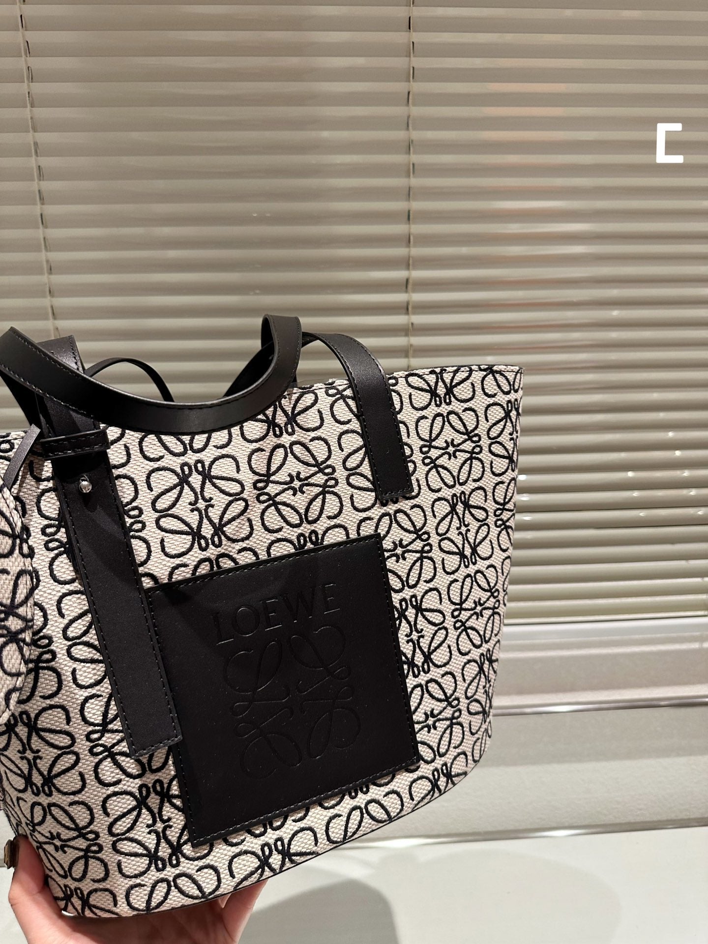 New small elephant shopping bag