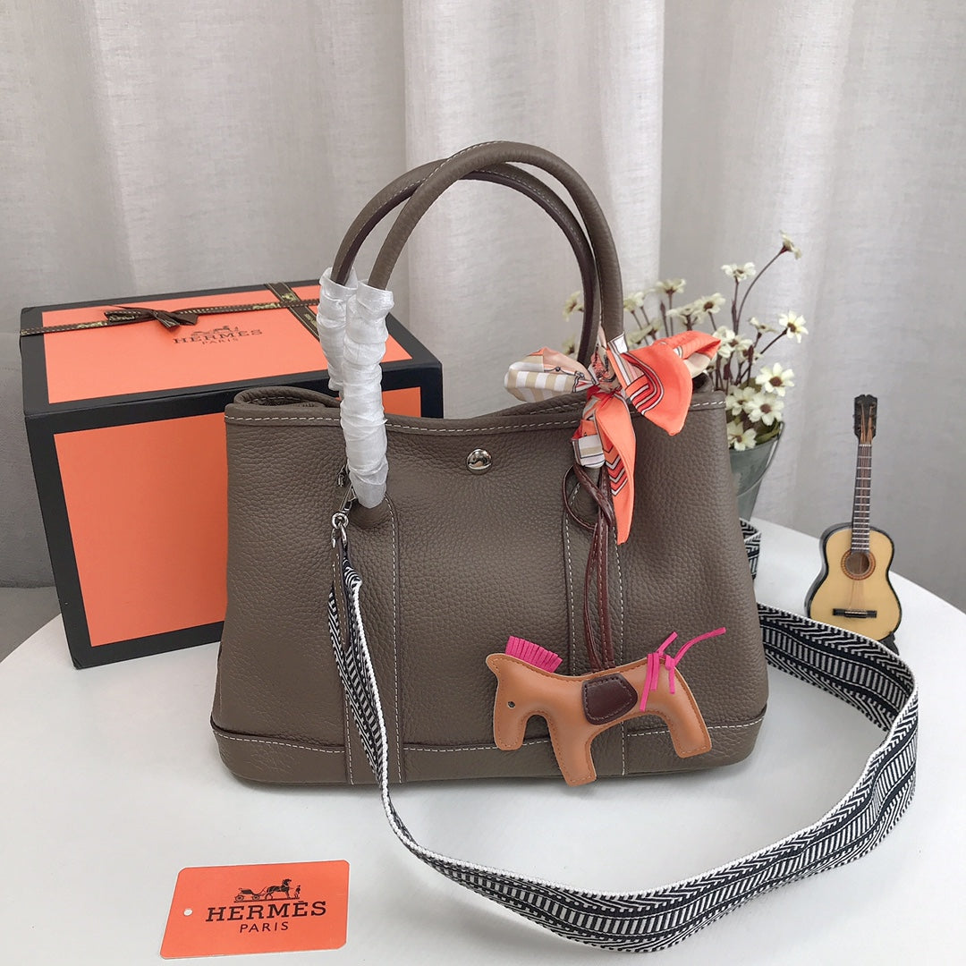 H   Garden Bag w/ Ribbon + Small Size Pendant