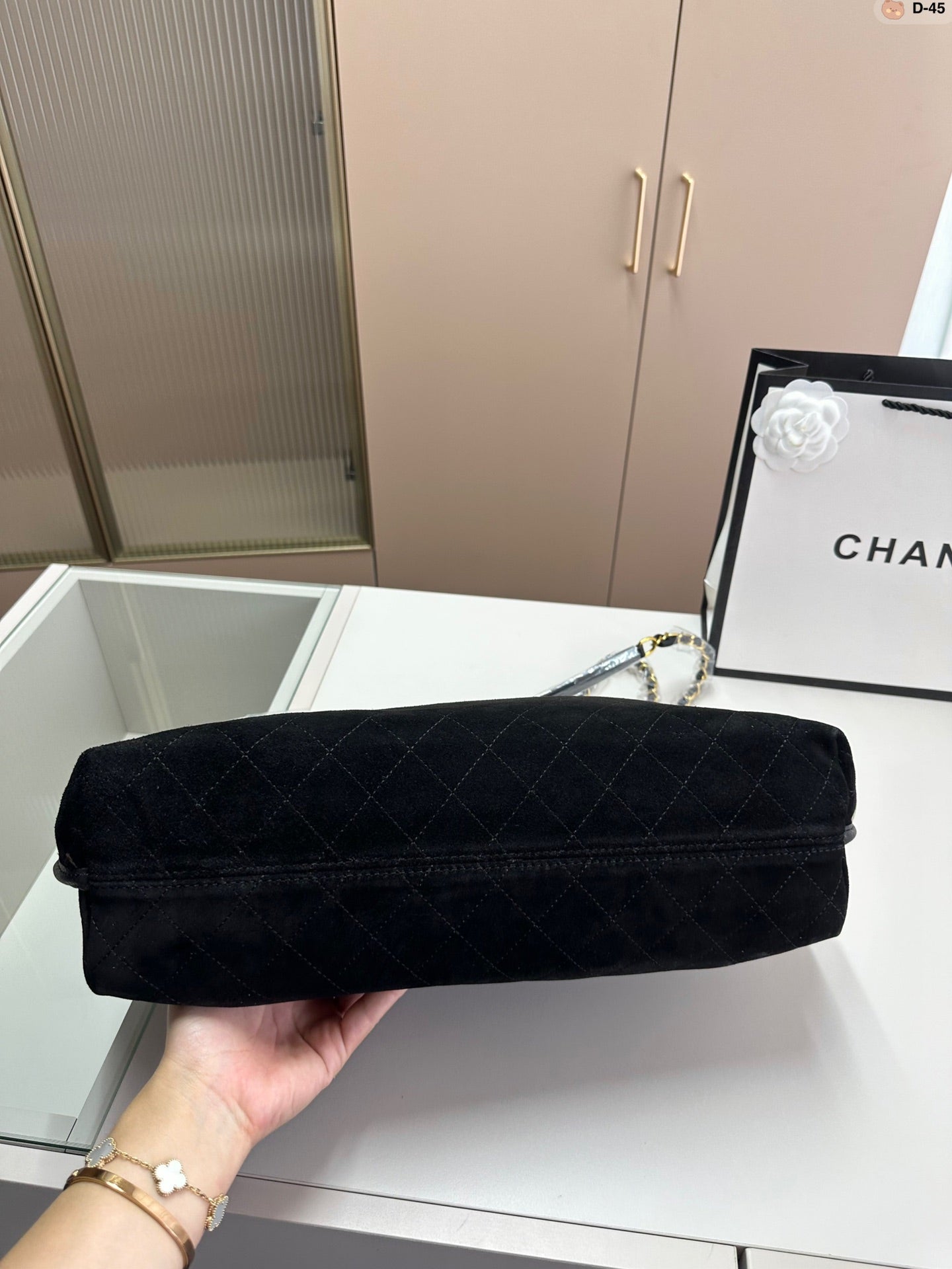 C  Brushed Leather Vintage Shopper Bag