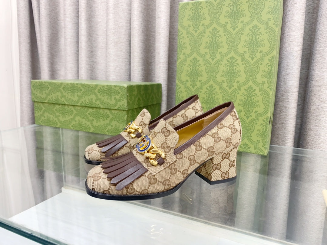 GU* 24 new tassel shoes