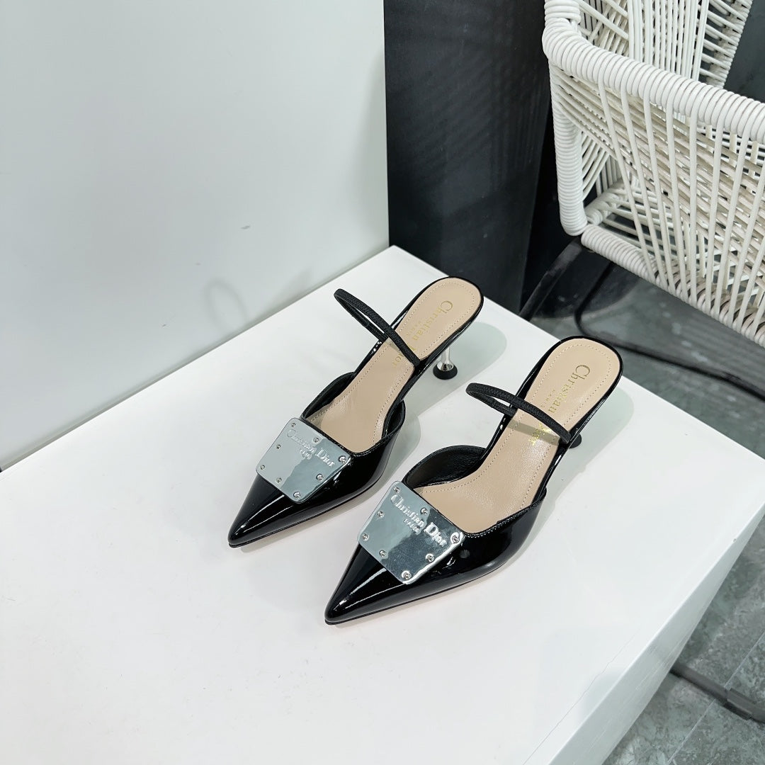 DI* 24 early spring new product cow patent leather sandalsVIP 1:1