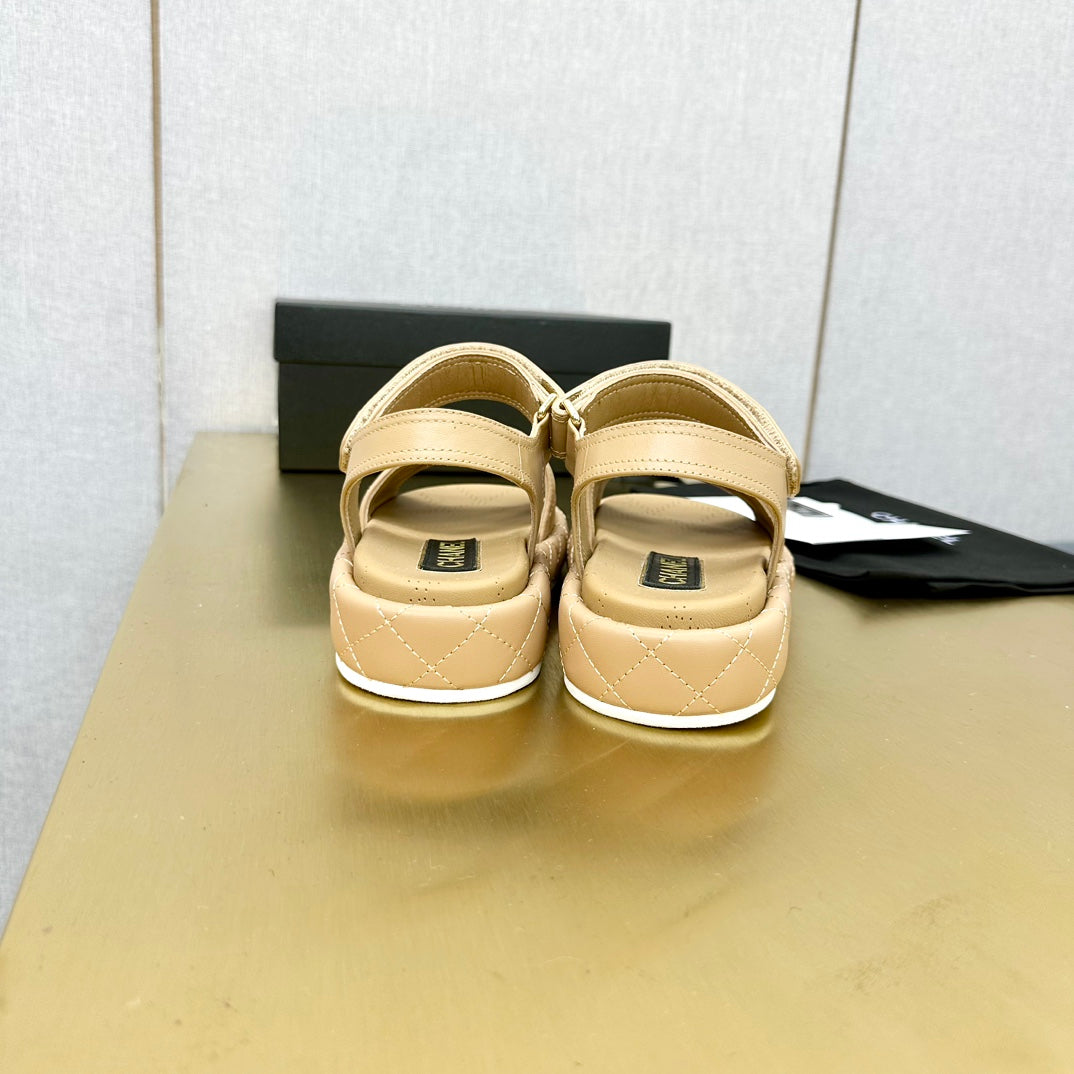 CHAN* 24 catwalk style thick heel sandals