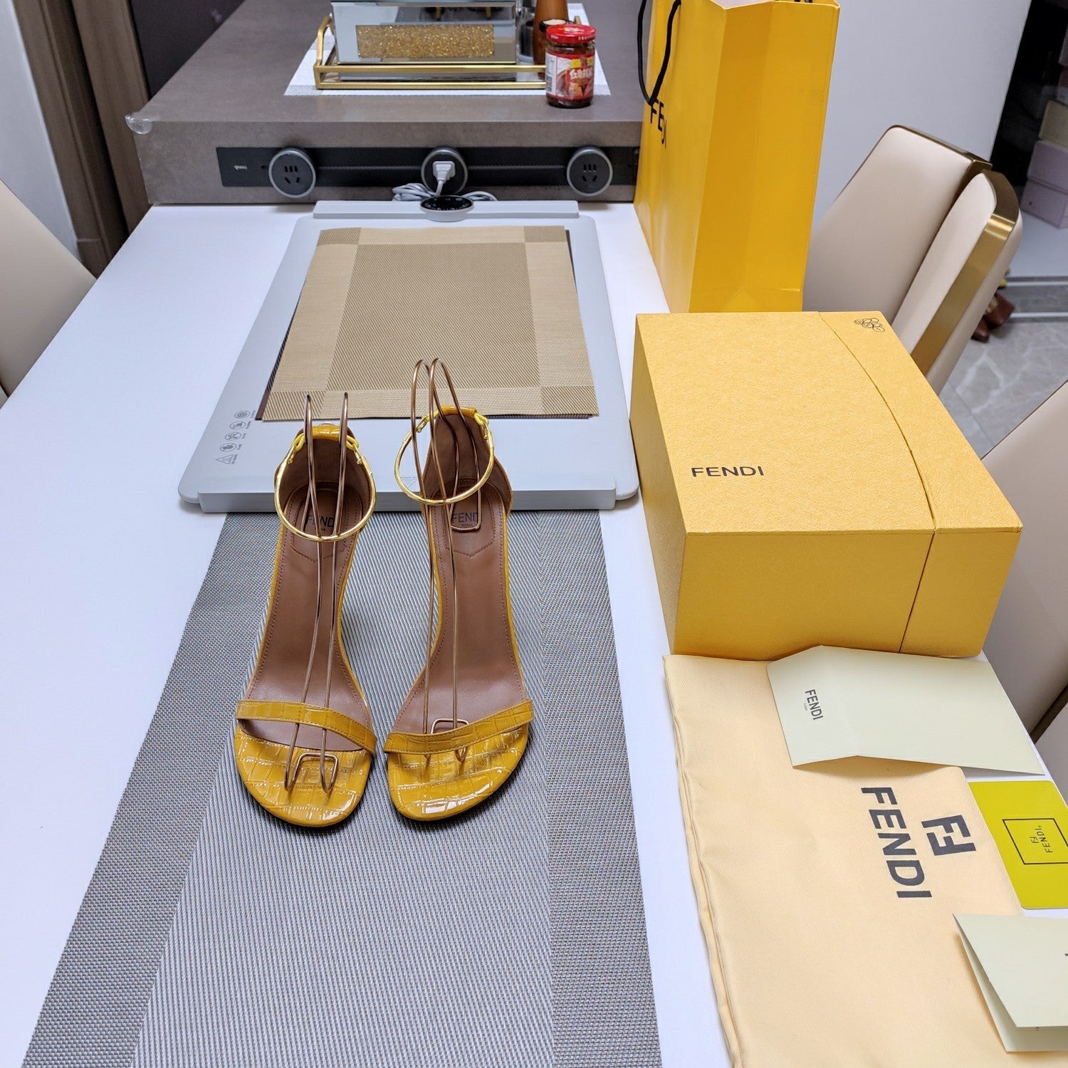 FEN* 24 new leather high heels 1:1 VIP