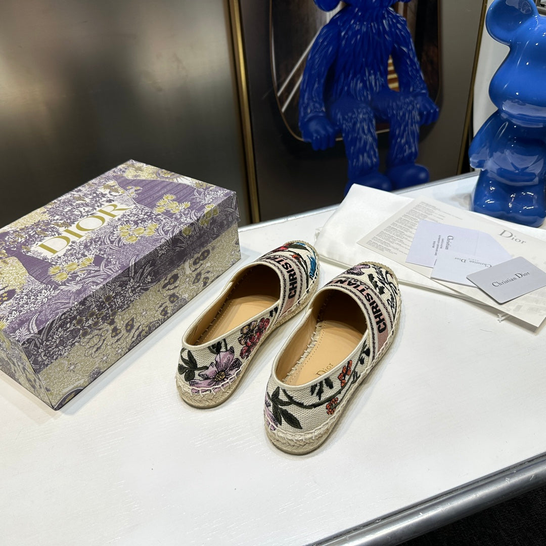 DIO* embroidered fisherman shoes