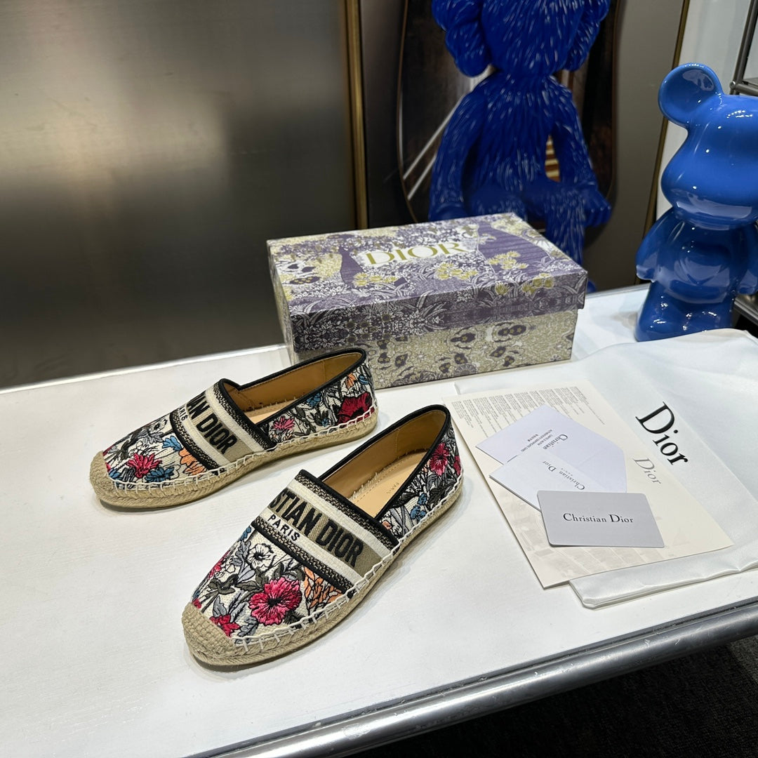 DIO* embroidered fisherman shoes