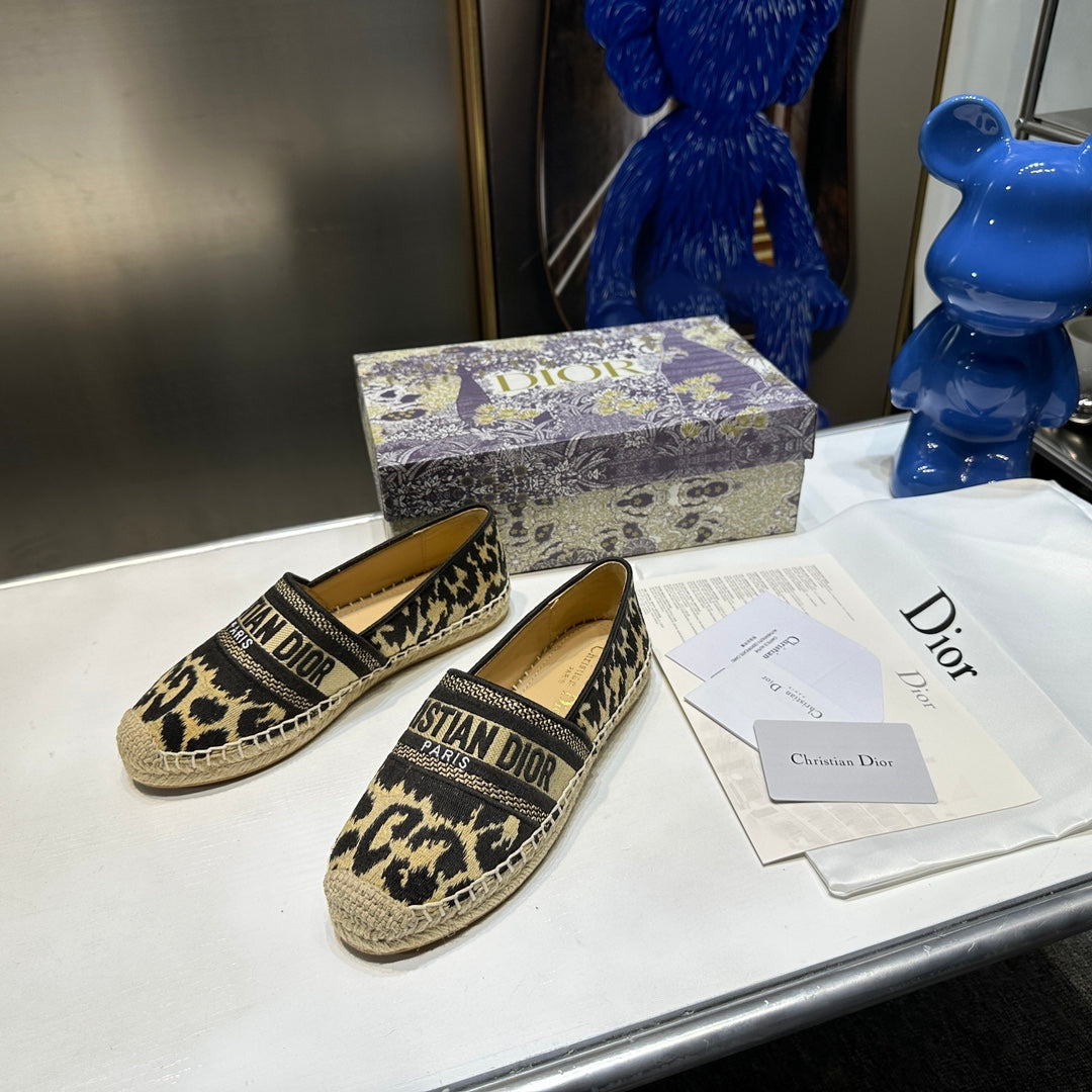 DIO* embroidered fisherman shoes