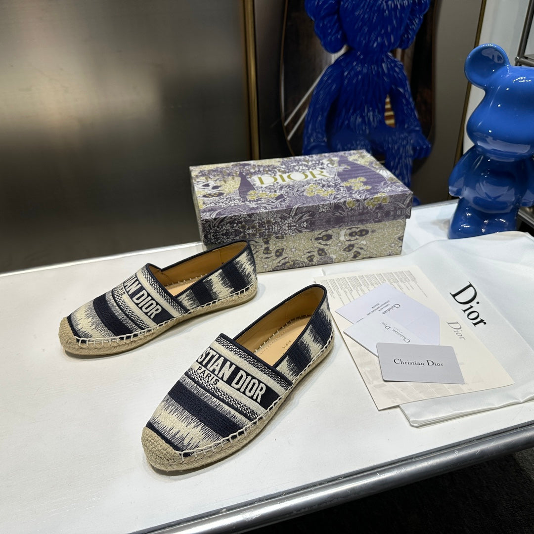 DIO* embroidered fisherman shoes