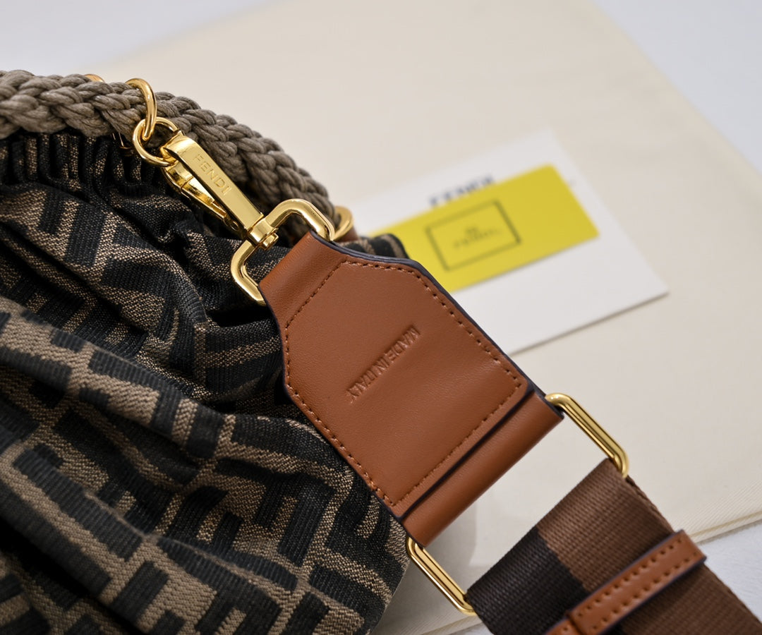 FEN* 24 new products cloud bag