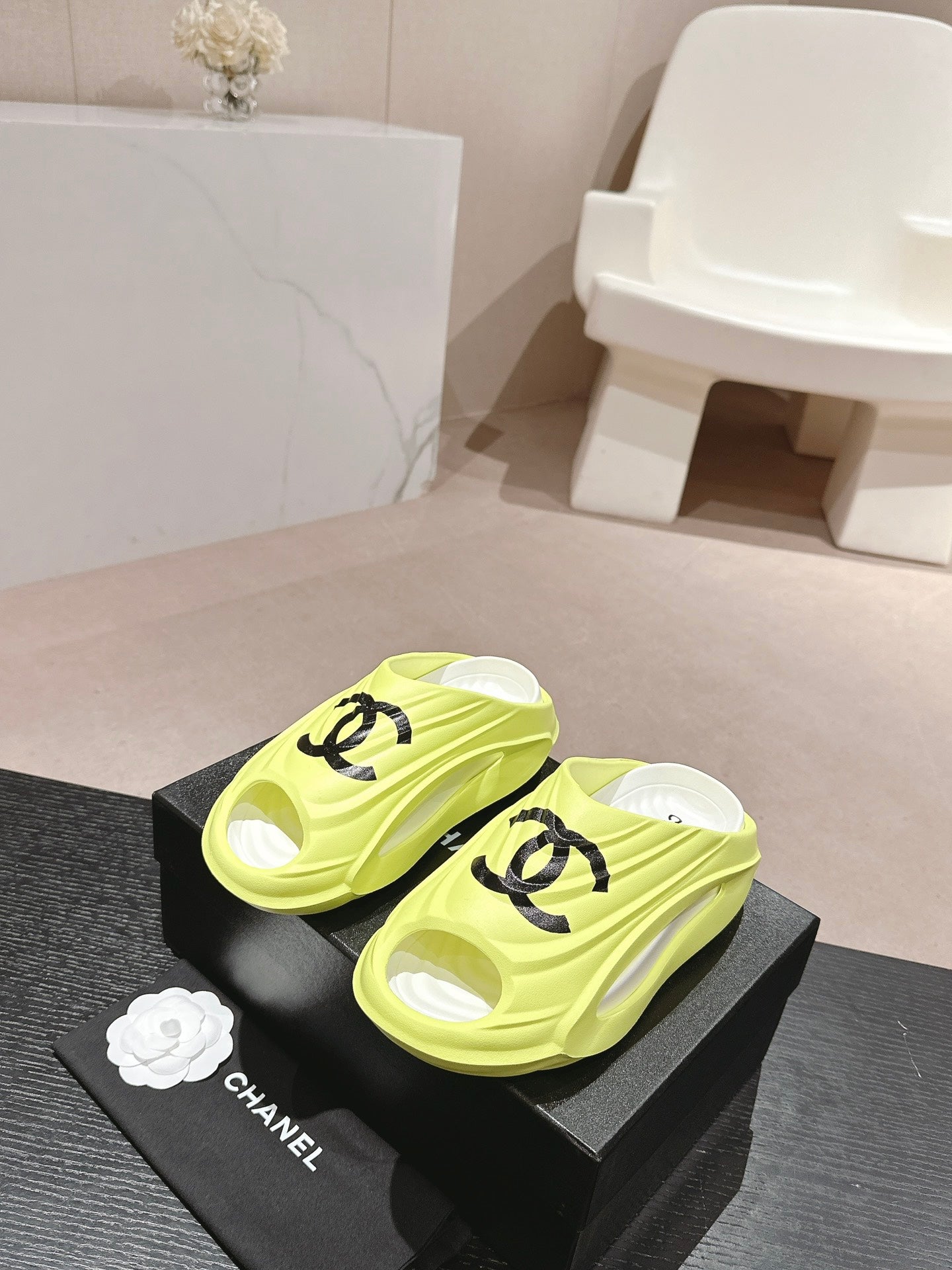 CHA* Outdoor Fish Mouth Slippers