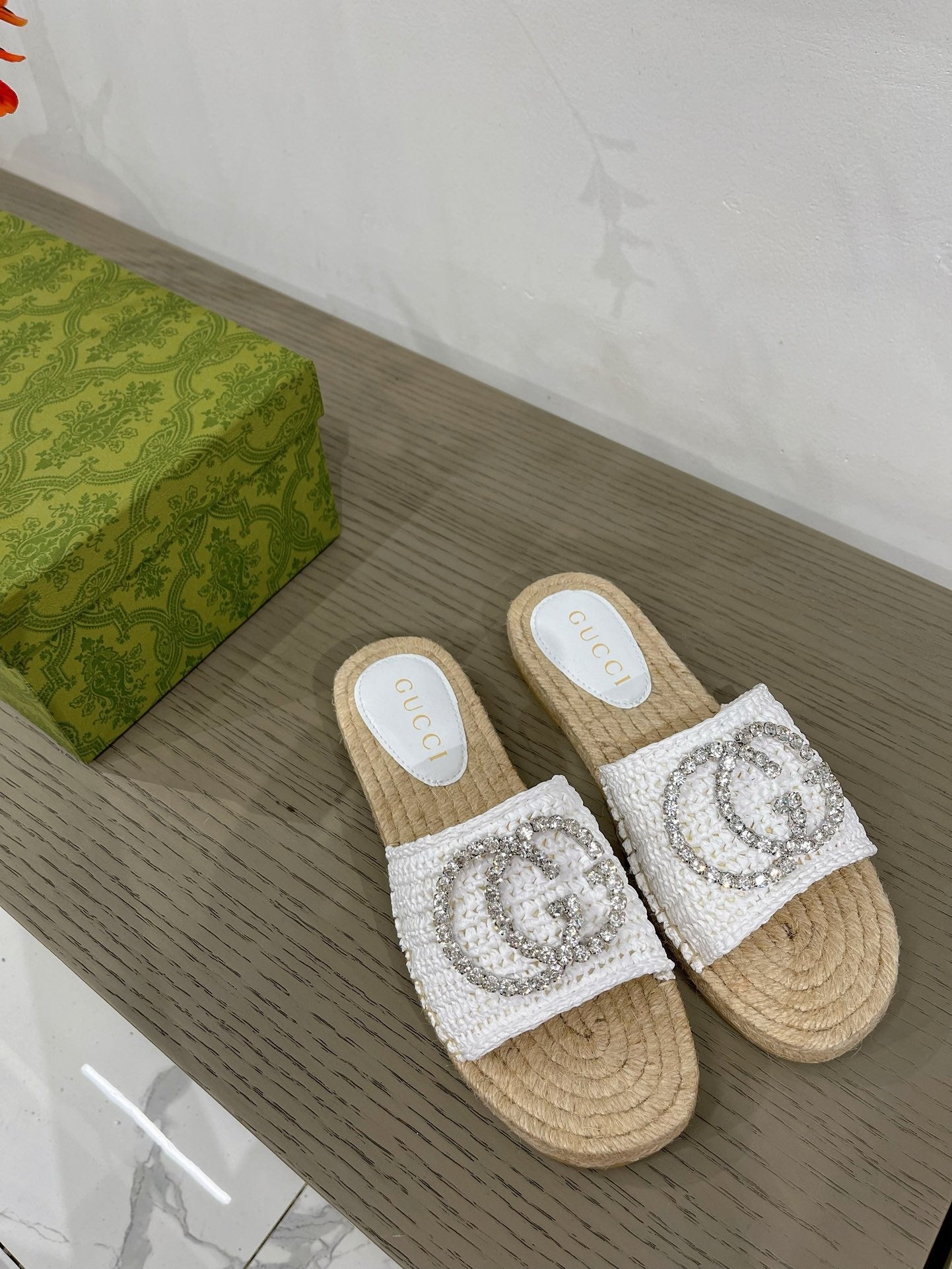 GUC* 24 new woven slippers