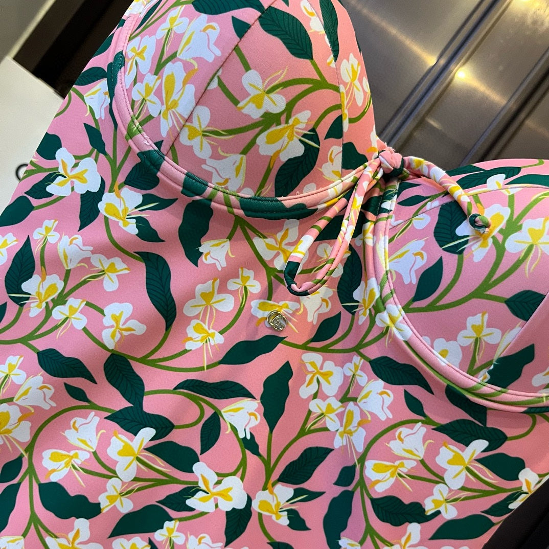 GUC* 24SS One-Piece Swimsuit