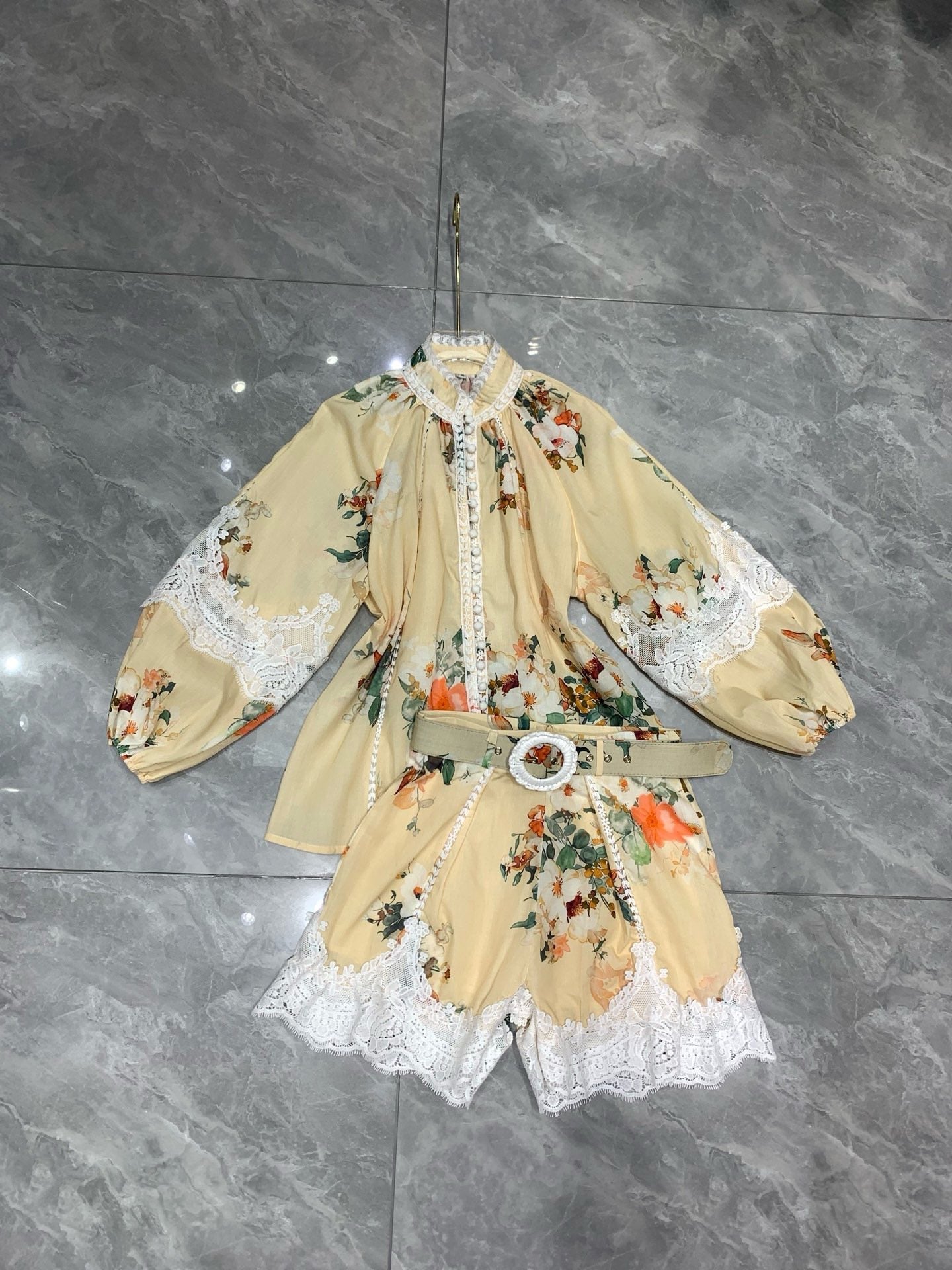 ZIMMERM* Stand-up collar lace top + shorts set