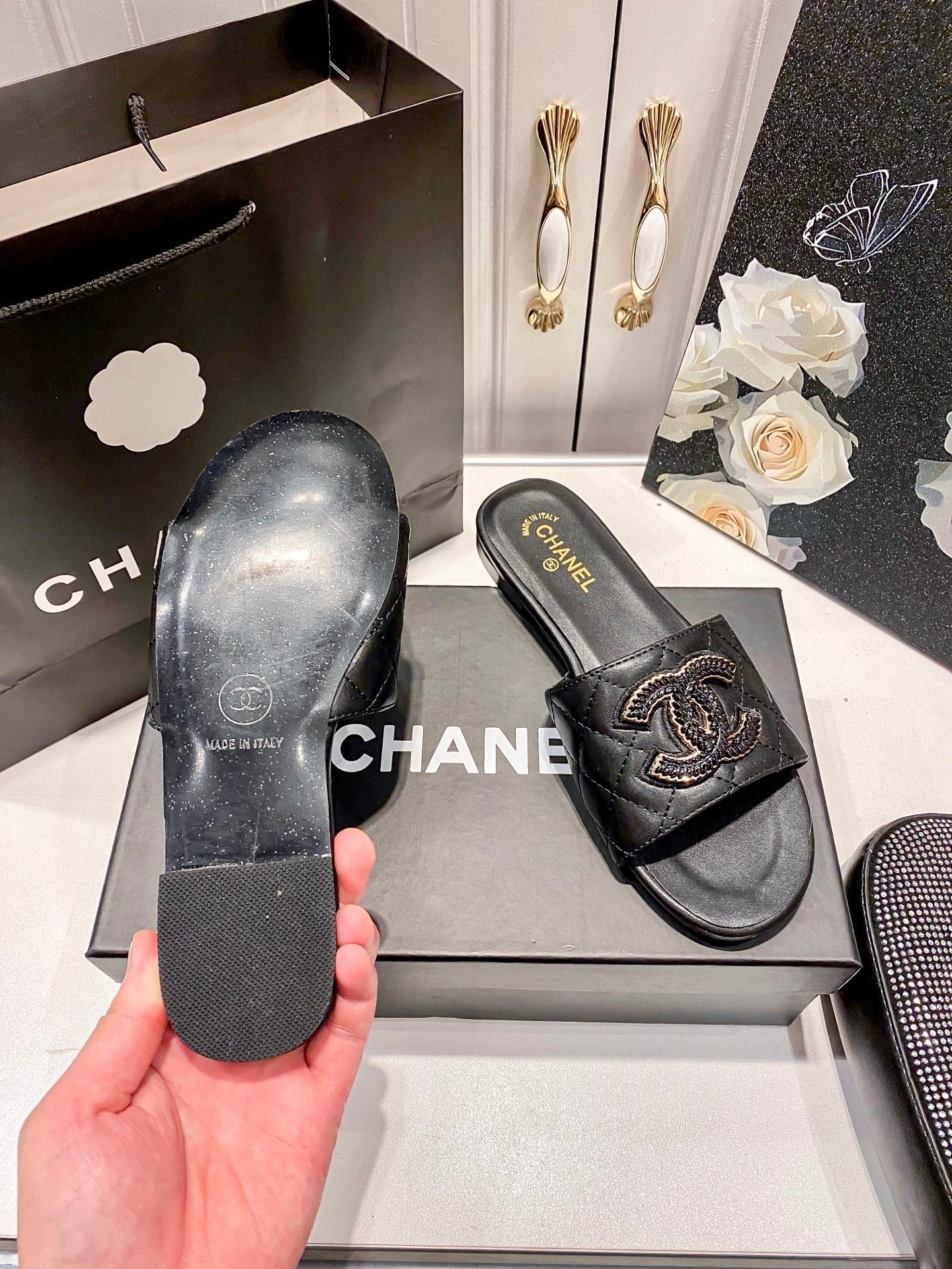 CHA* 25 new block heel/flat slippers