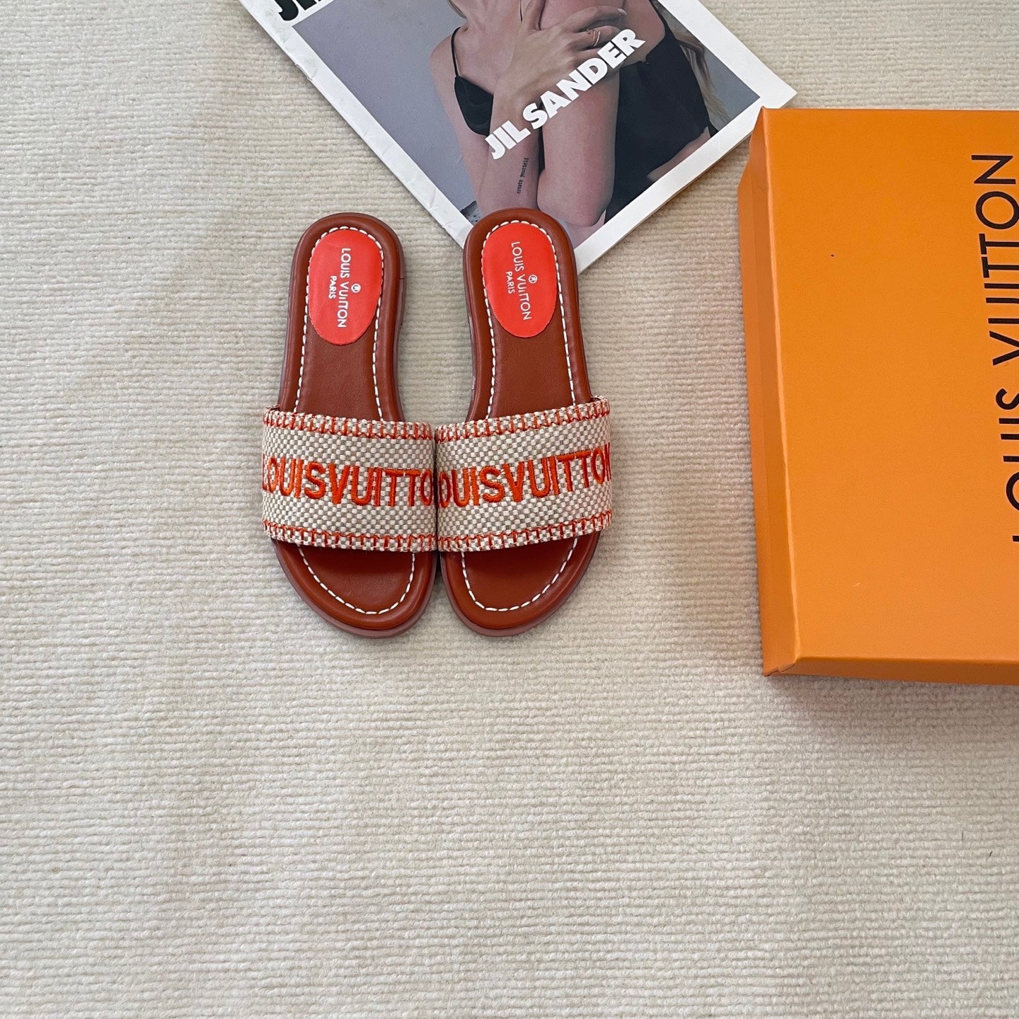 LOU* 25 embroidered flats