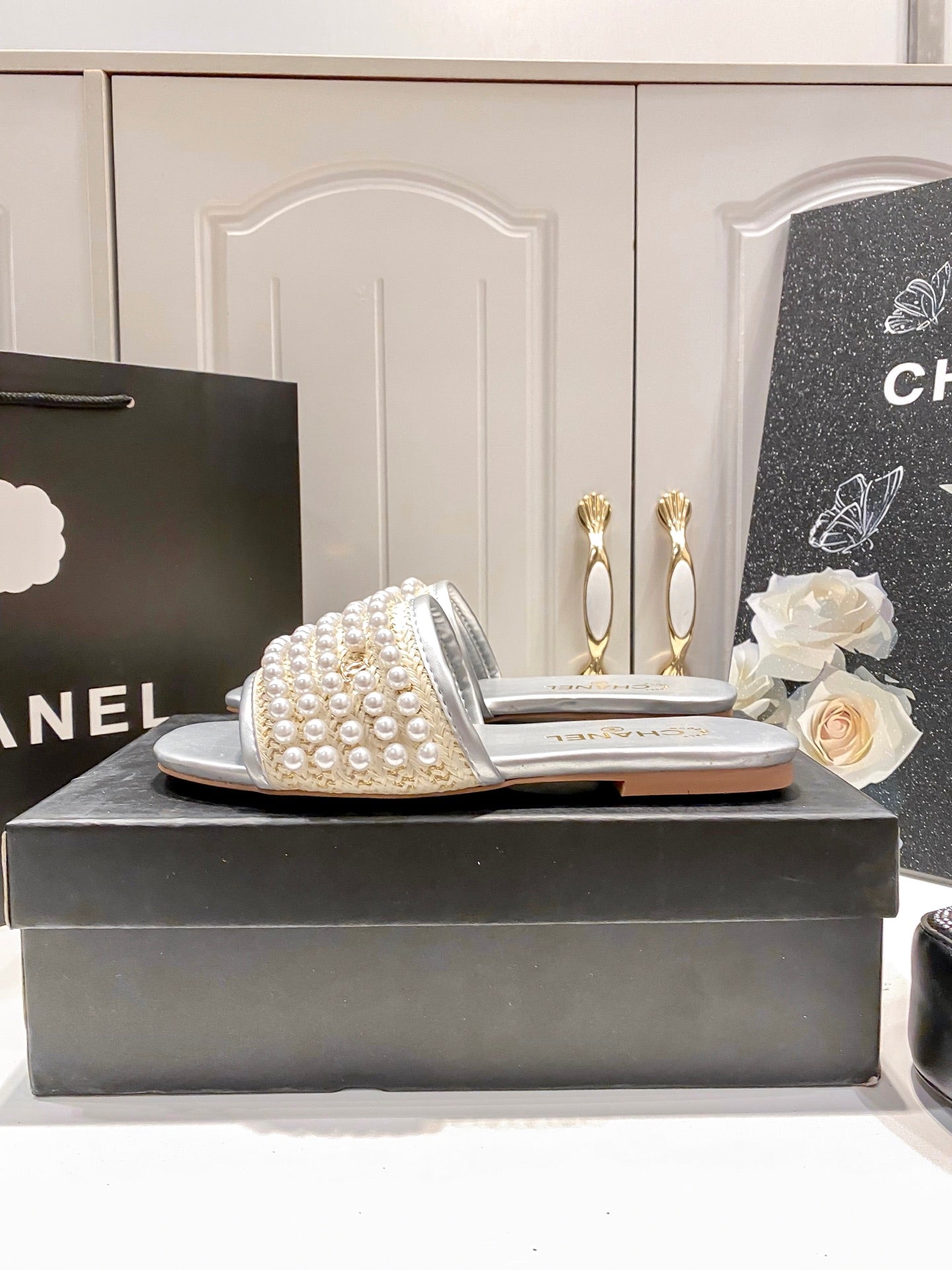 CHAN* 25 Pearl Flat Slippers