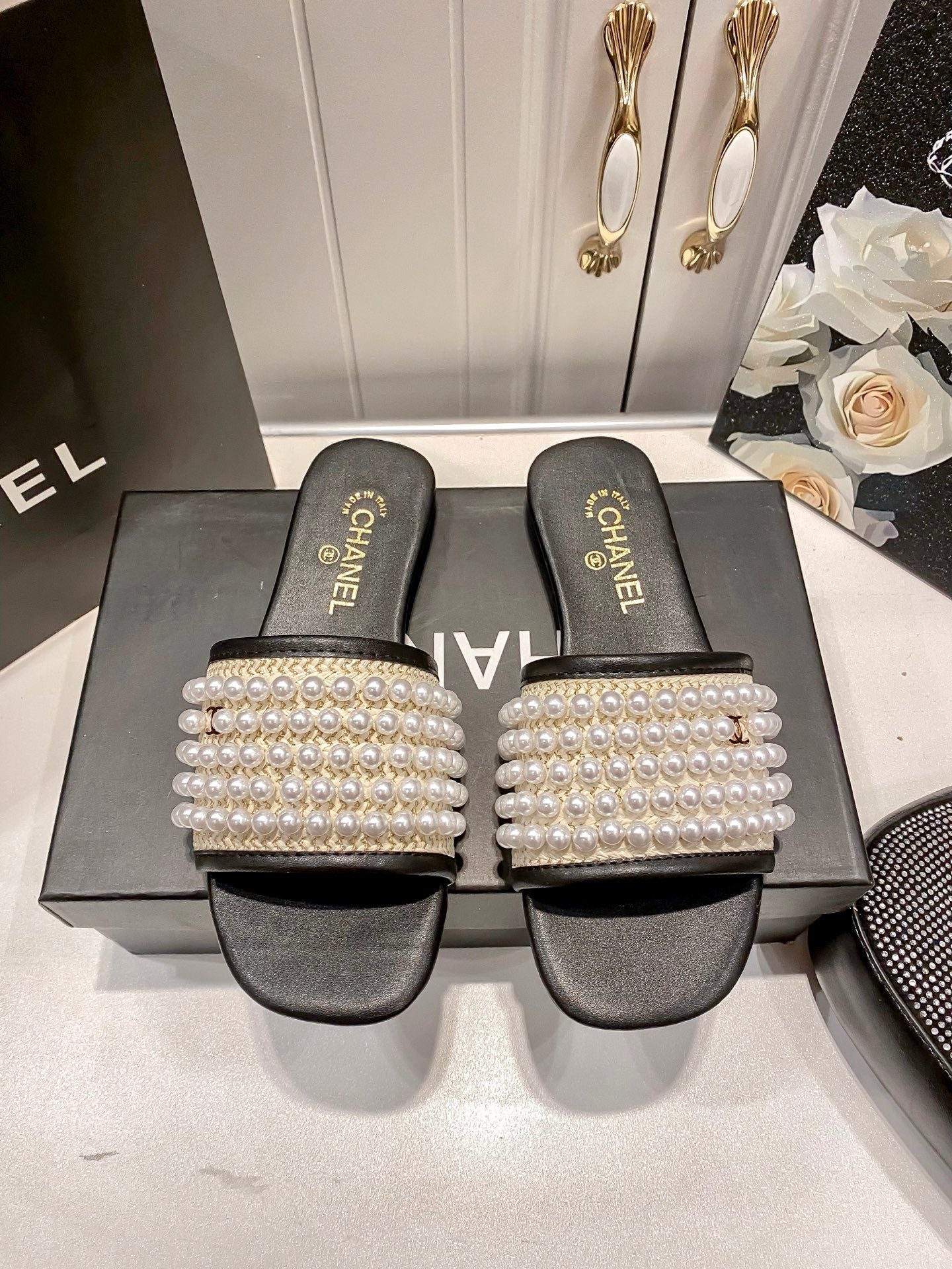CHAN* 25 Pearl Flat Slippers