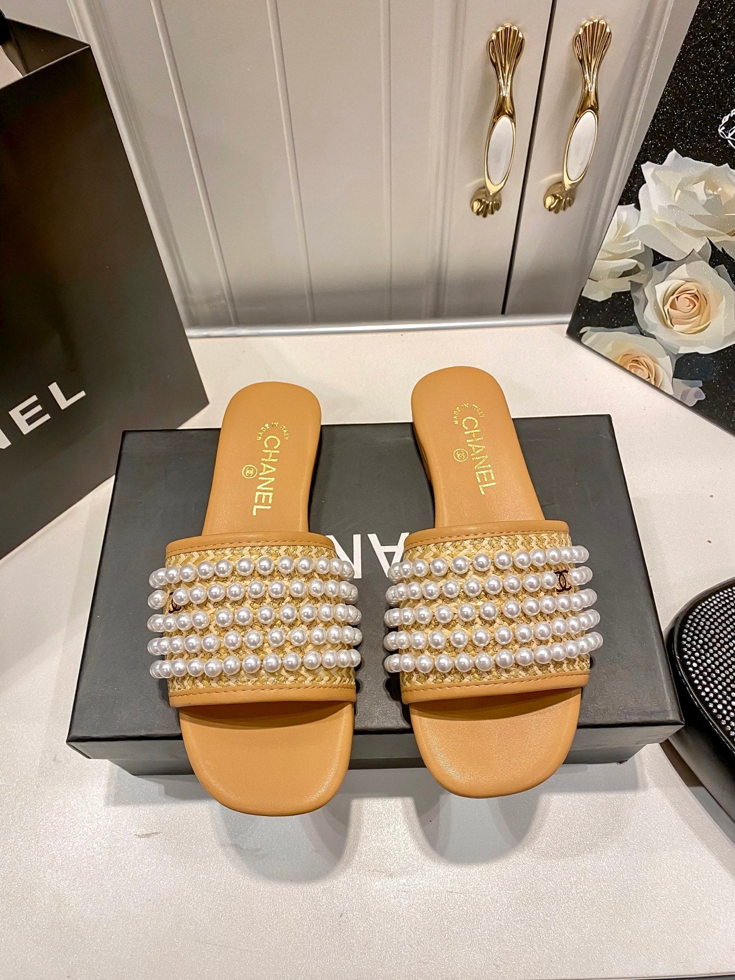 CHAN* 25 Pearl Flat Slippers