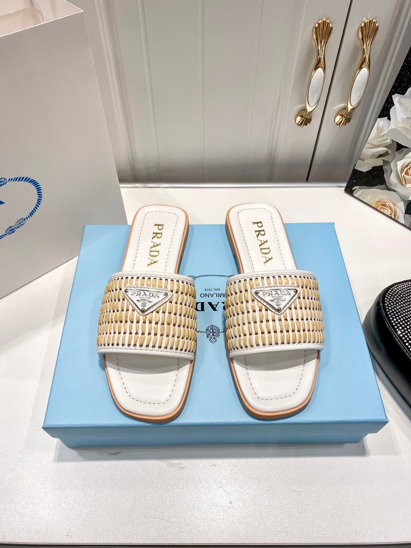 PRA* 25 Woven Slippers