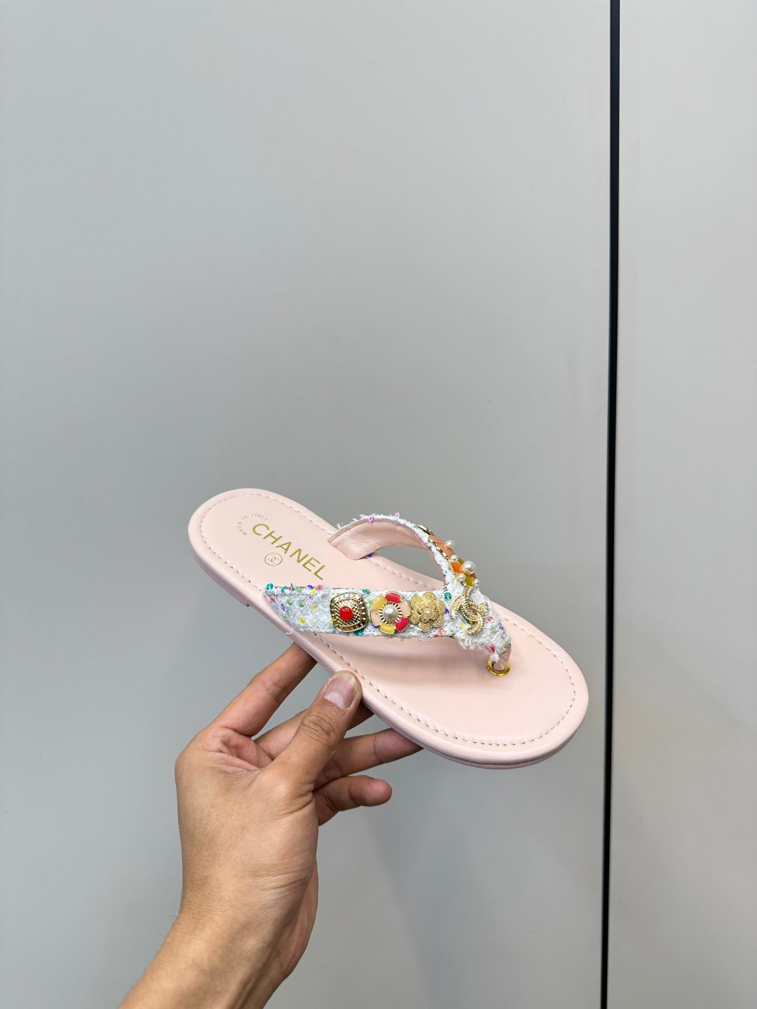 CHAN* 25SS flip flops vip