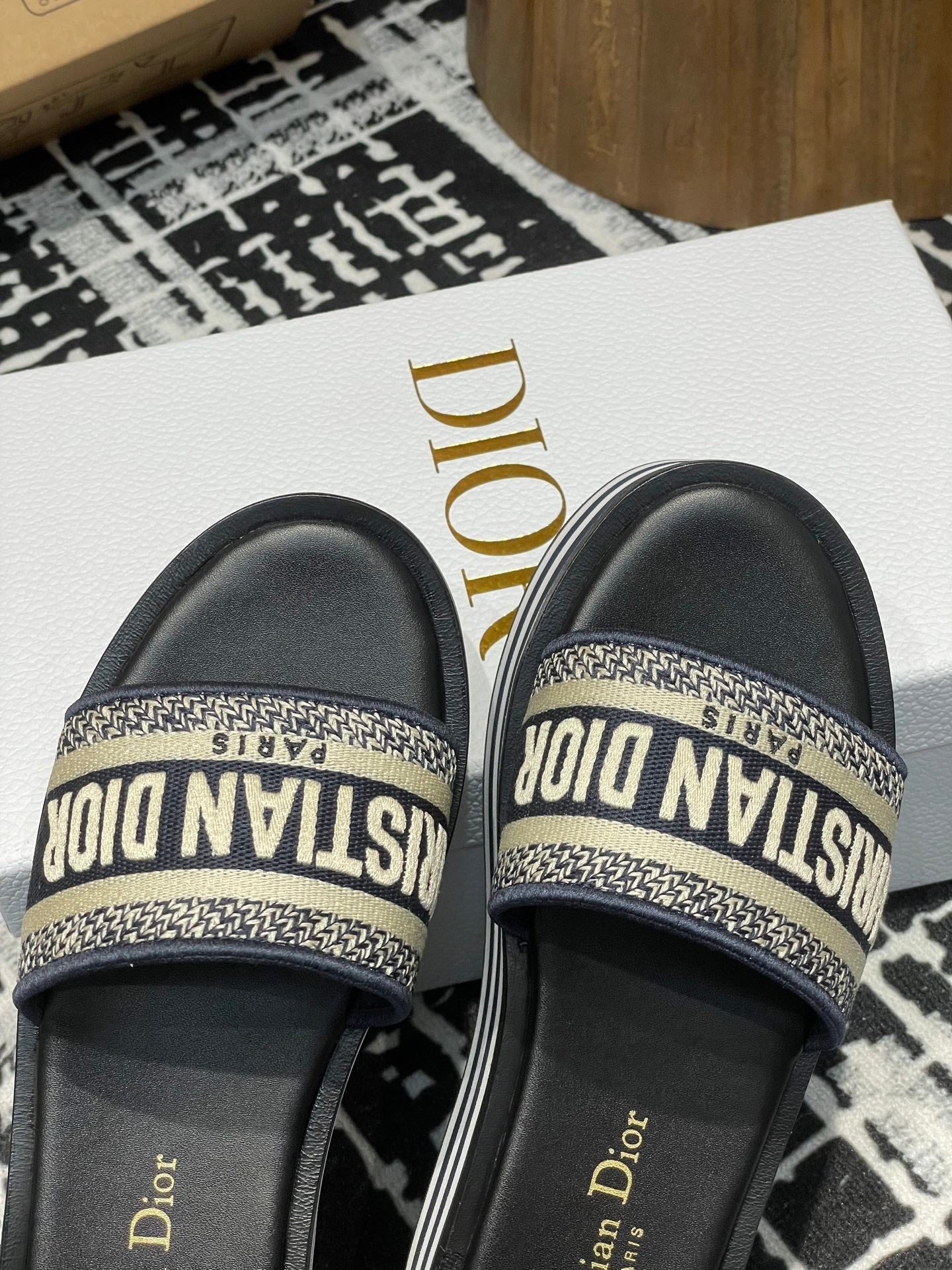 DIO* 25SS embroidered thick-soled slippers VIP