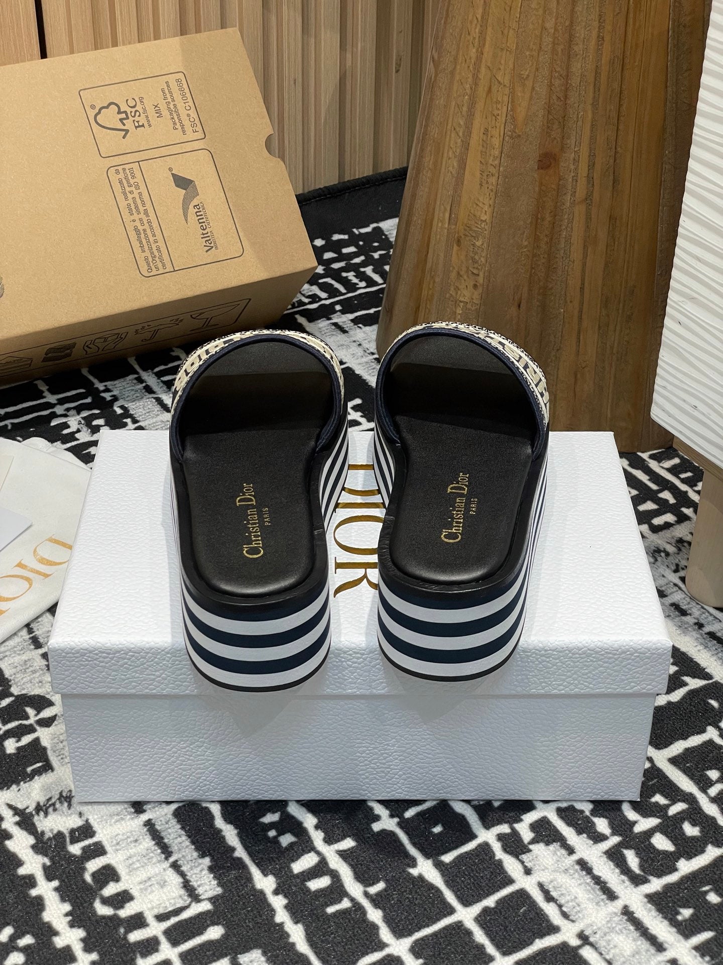 DIO* 25SS embroidered thick-soled slippers VIP