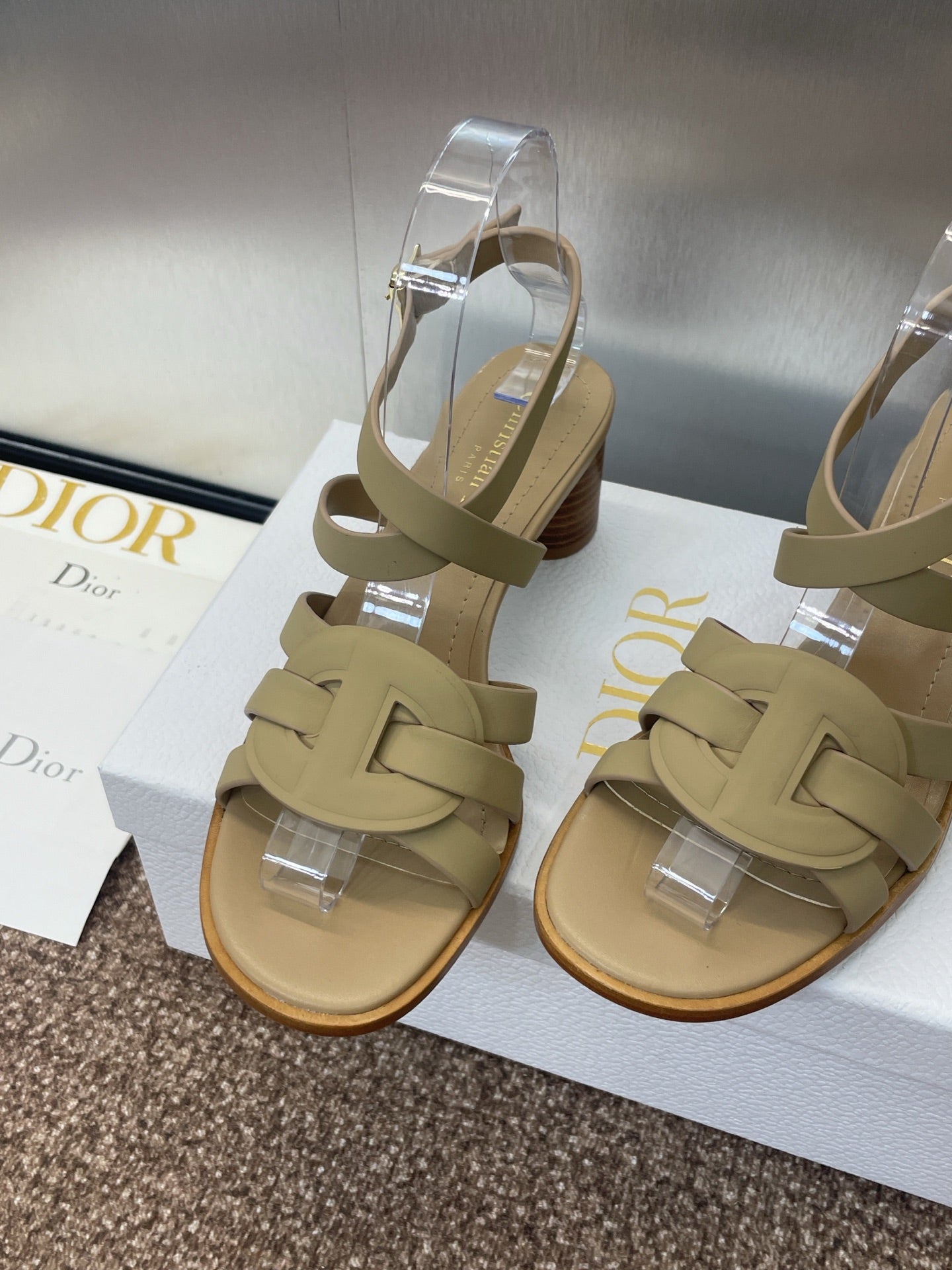 DIO* 25SSCD lettering high-heeled sandals VIP