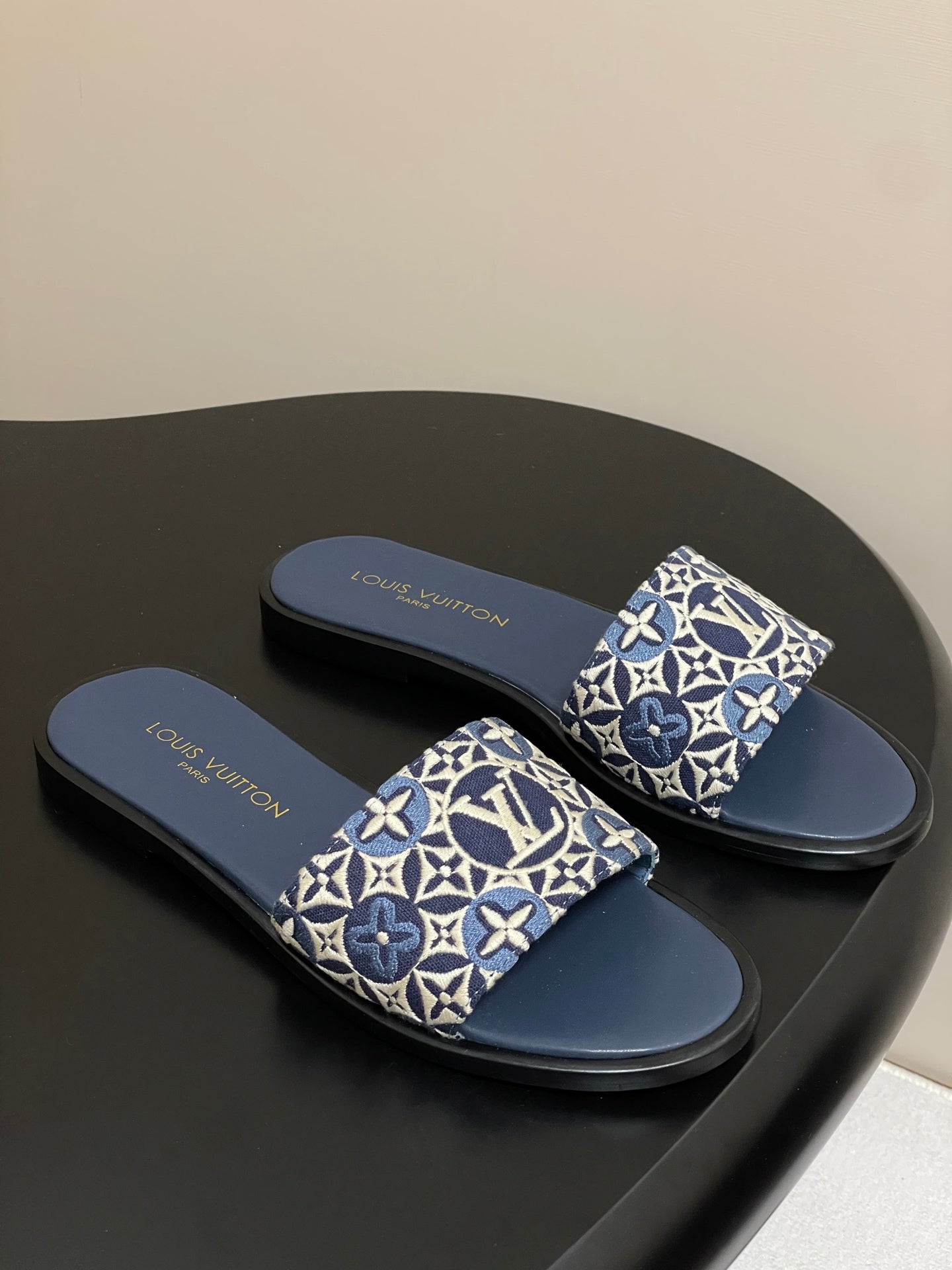 LOU* 25SS embroidered flat slippers VIP