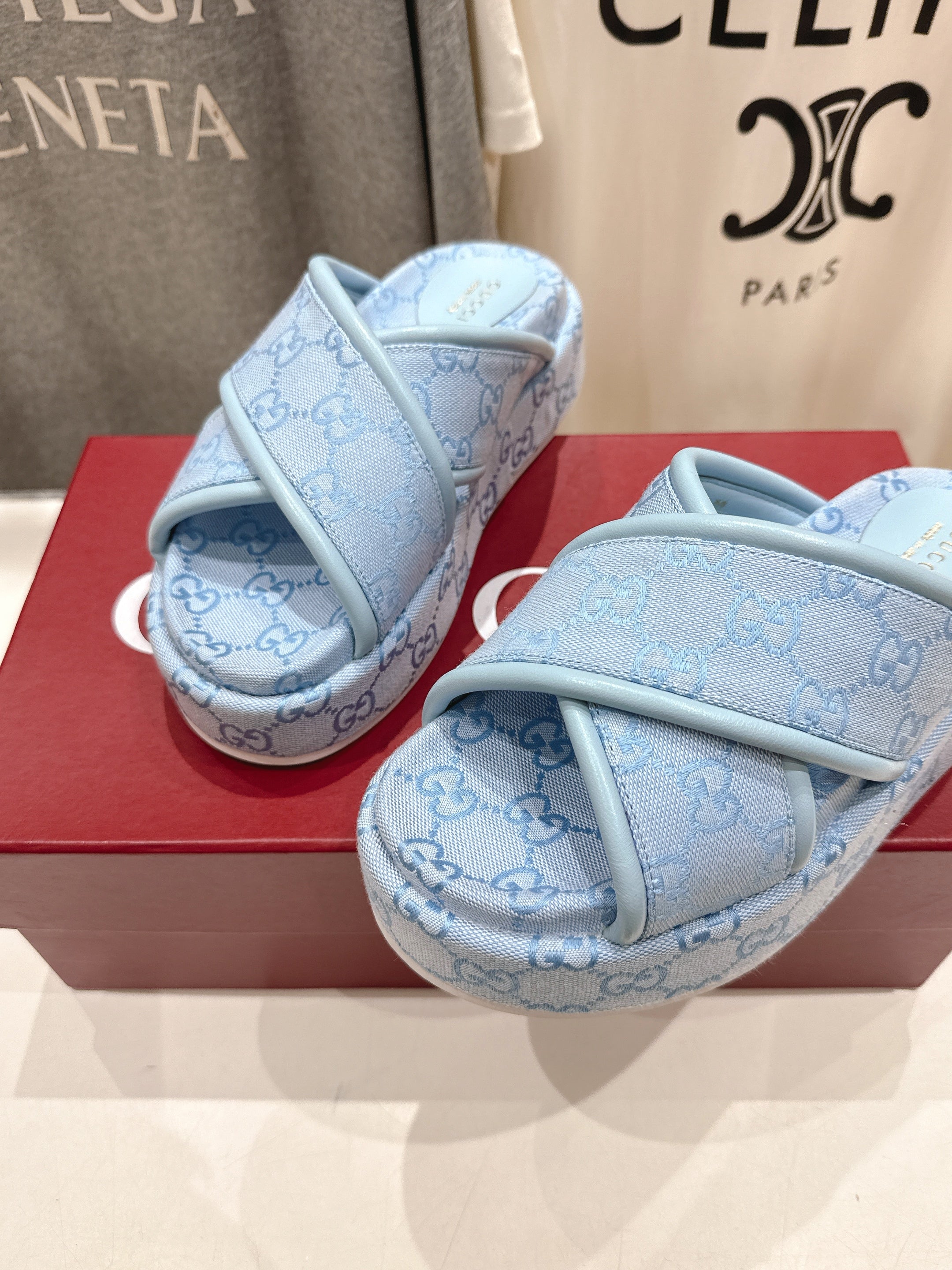 GU* 25SS platform slippers VIP