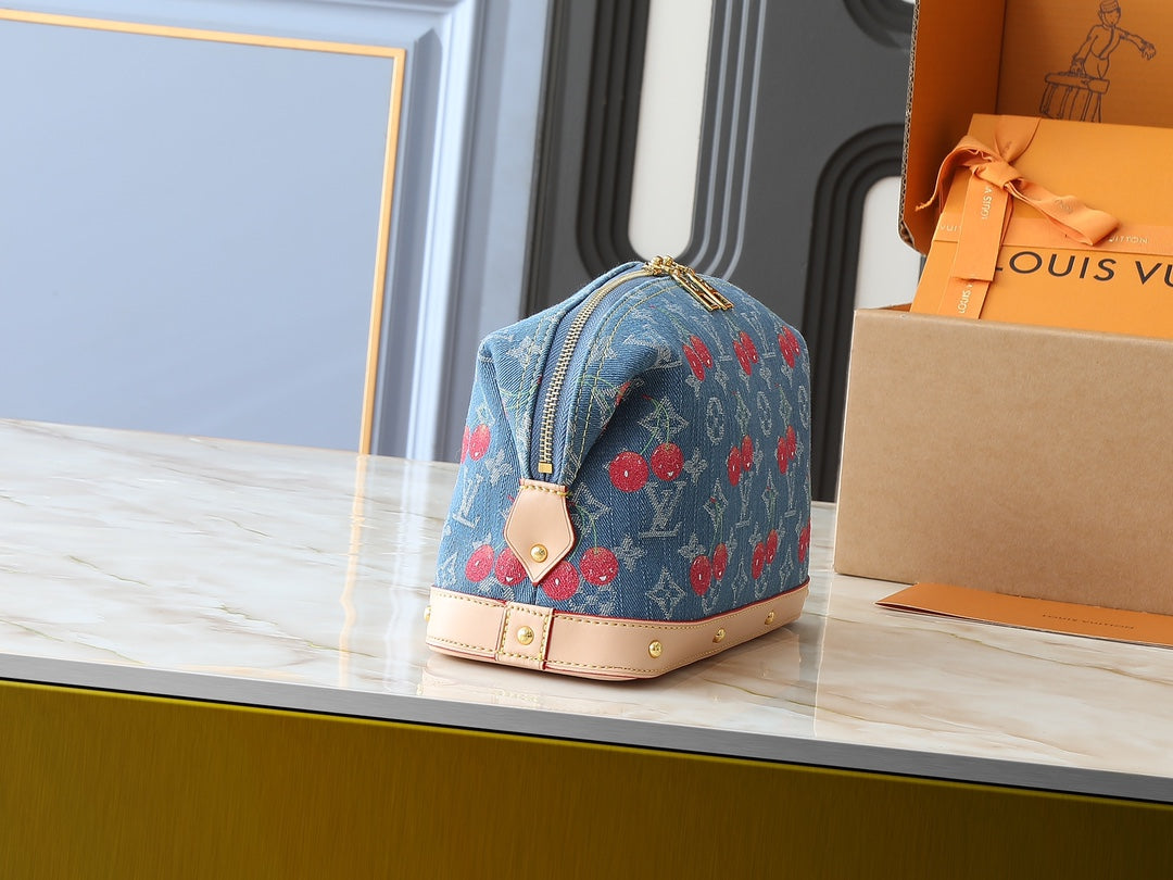 LOU* 25SS cherry cosmetic bag