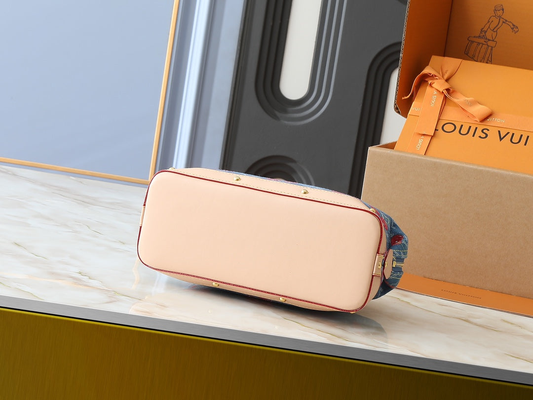 LOU* 25SS cherry cosmetic bag