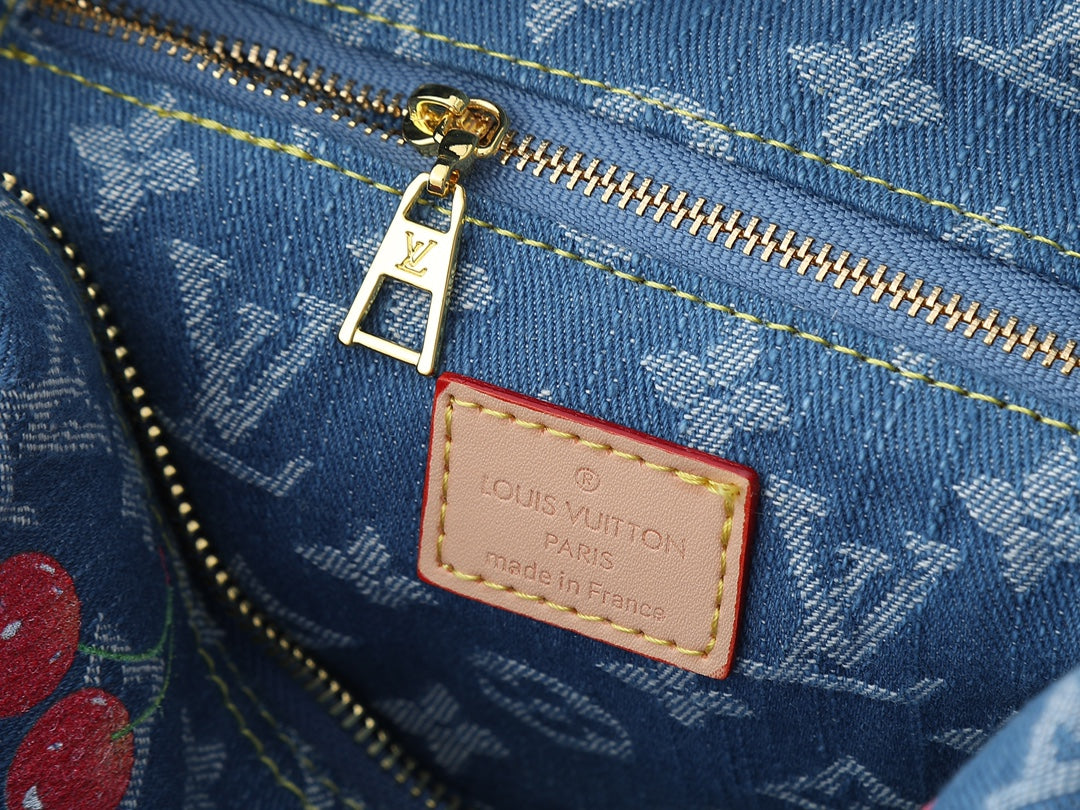 LOU* 25SS cherry cosmetic bag