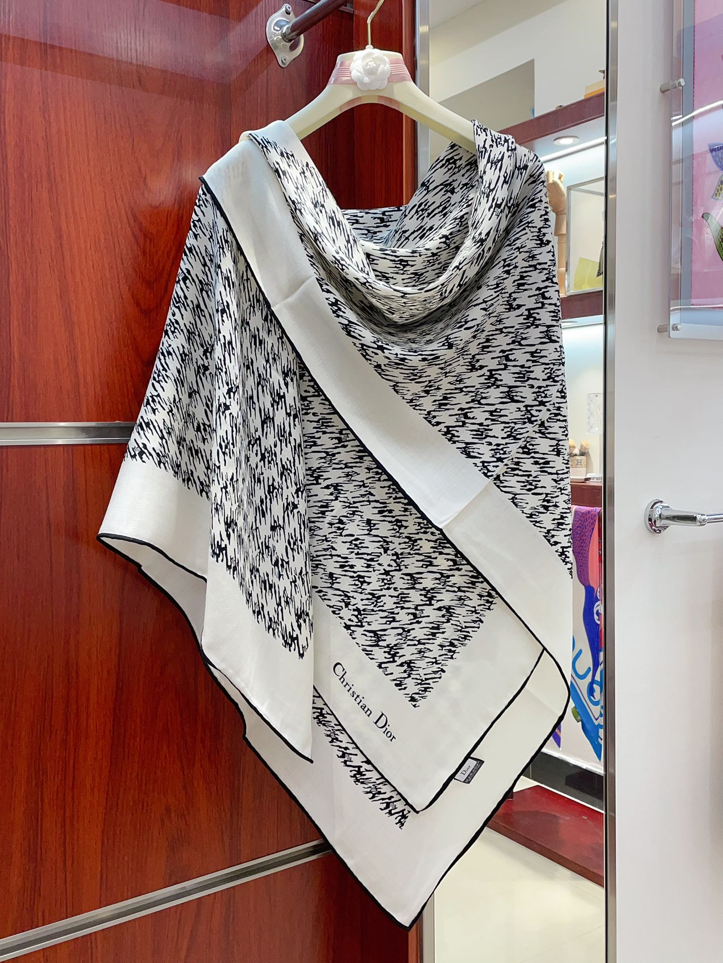 DIO* 25SS houndstooth square scarf