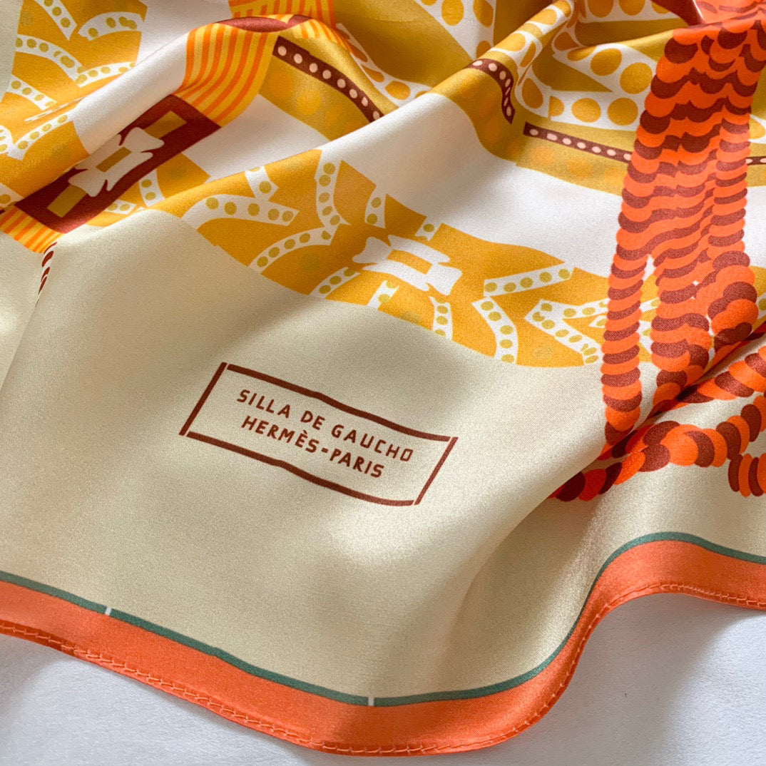 Herm* 25SS square scarf