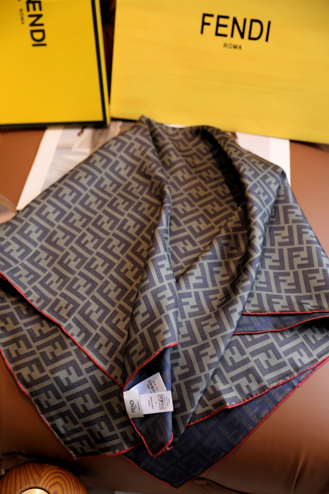 Fendi* 25SS square scarf