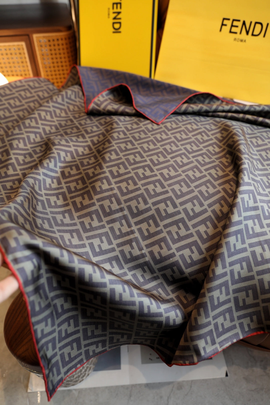 Fendi* 25SS square scarf