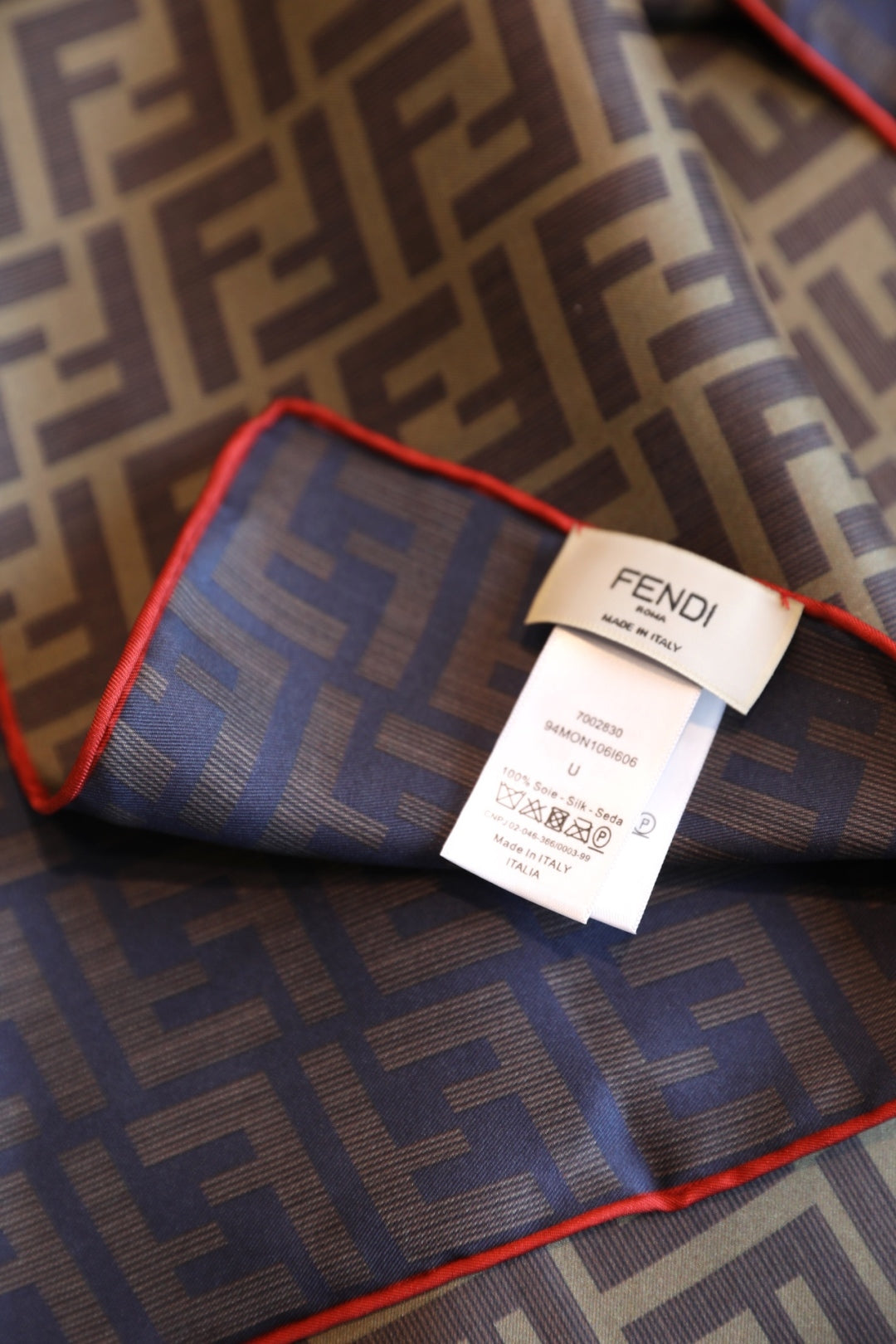 Fendi* 25SS square scarf