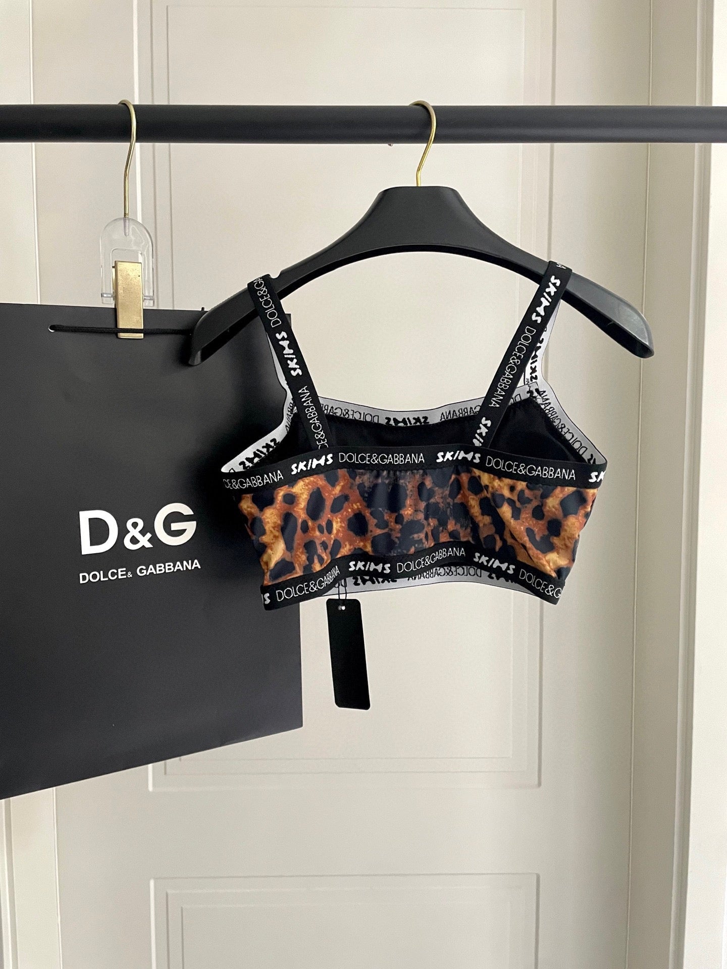 DG* TIGHT SWEATSHIRT