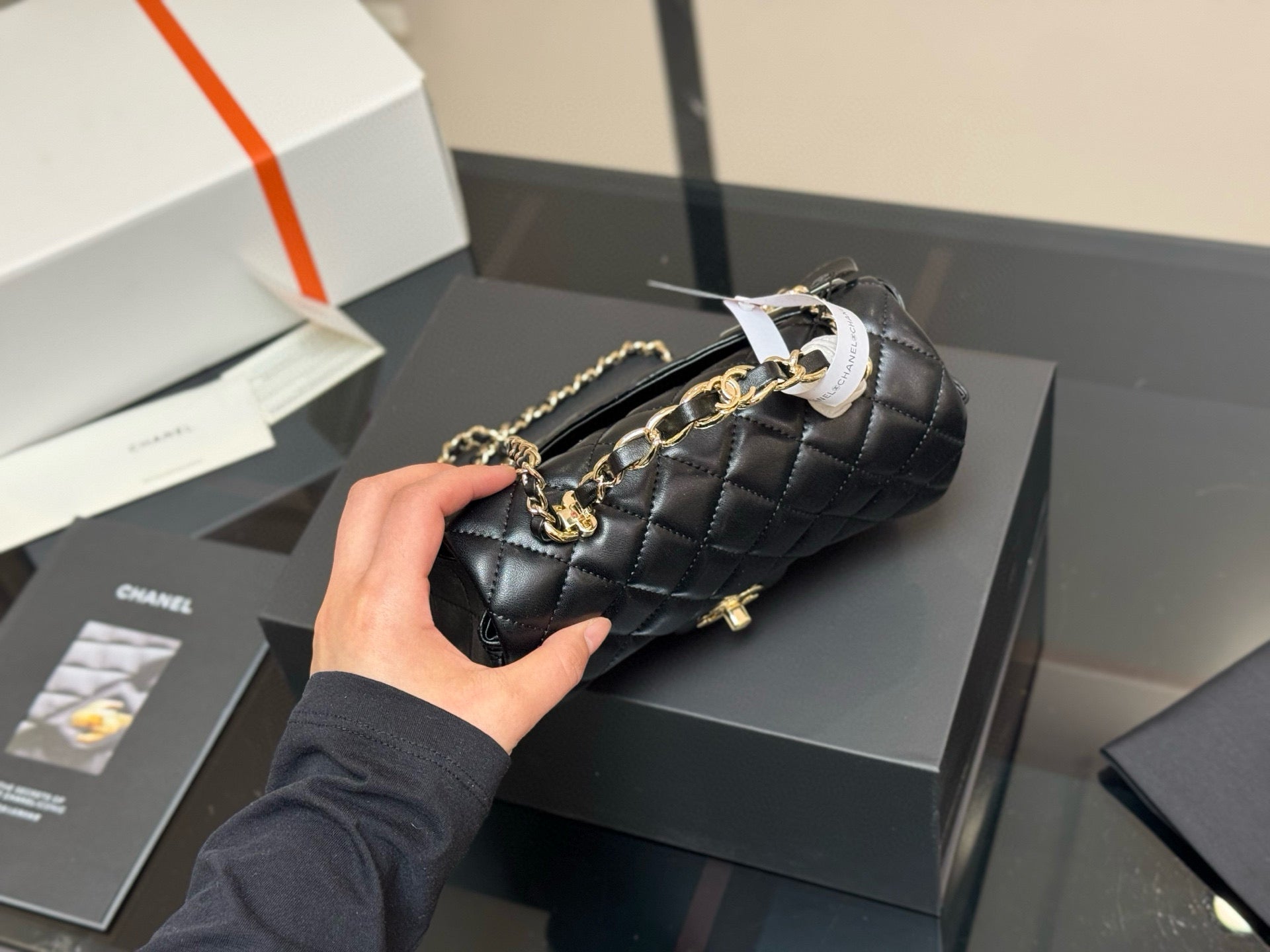 CHAN* 25SS Handle Chain Bag