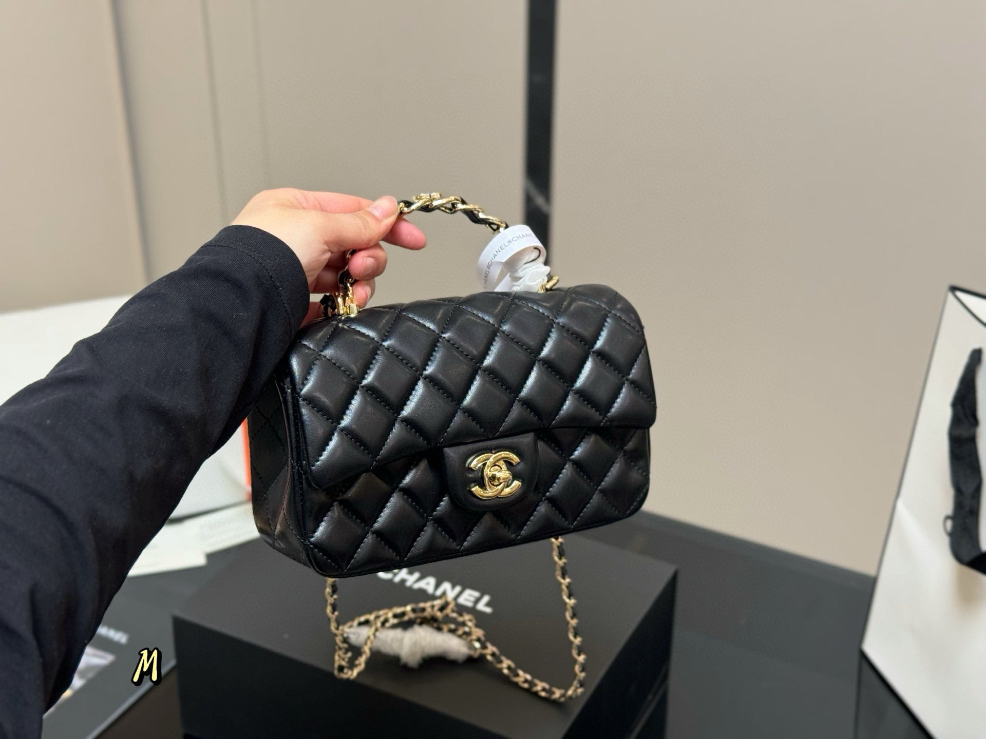 CHAN* 25SS Handle Chain Bag