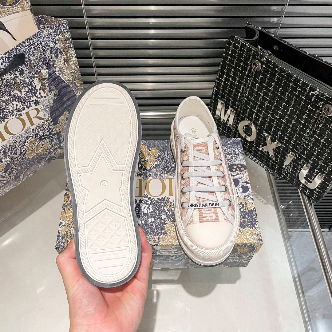 DIO* embroidered canvas sneakers