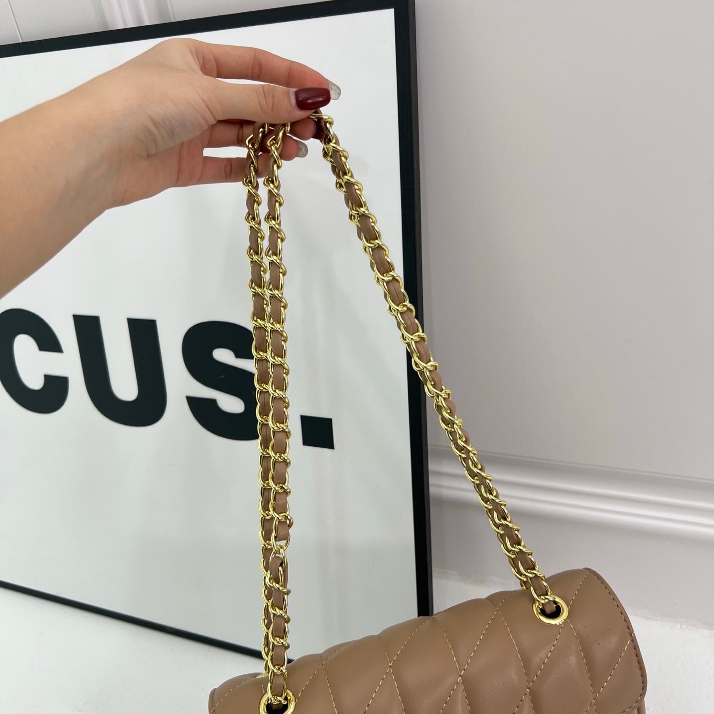 Quilted chain crossbody bag