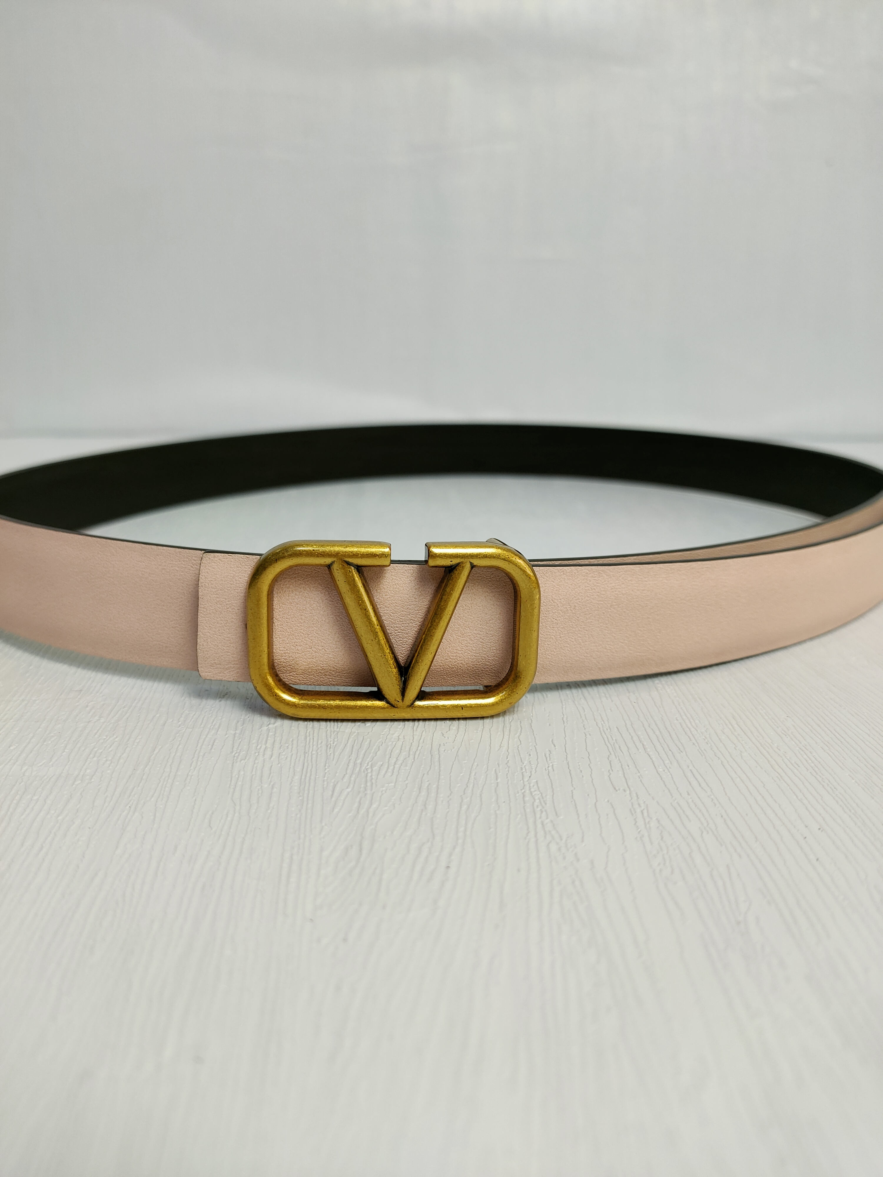 Valent* leather belt