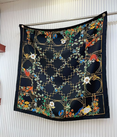 GUC* 25SS square scarf