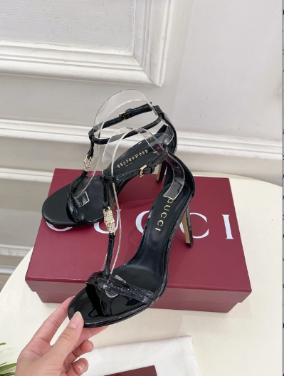 GUC* 25SS flat sandals VIP