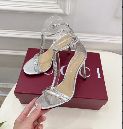 GUC* 25SS flat sandals VIP