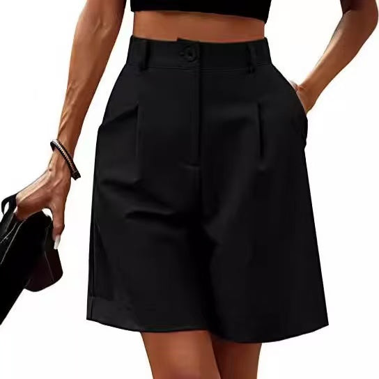 Knitted pleated Bermuda shorts
