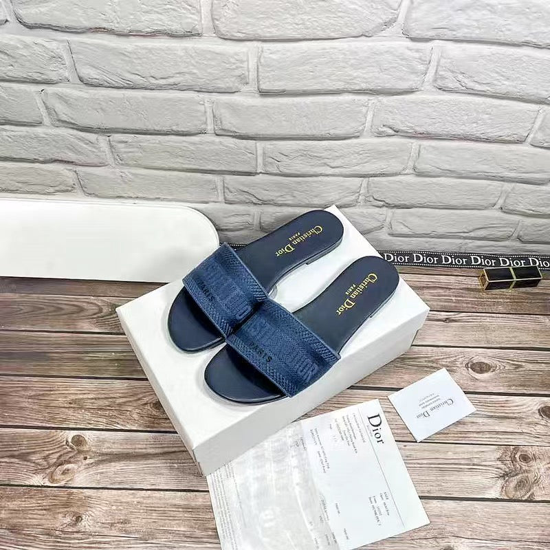 DI*   New summer flip-flops