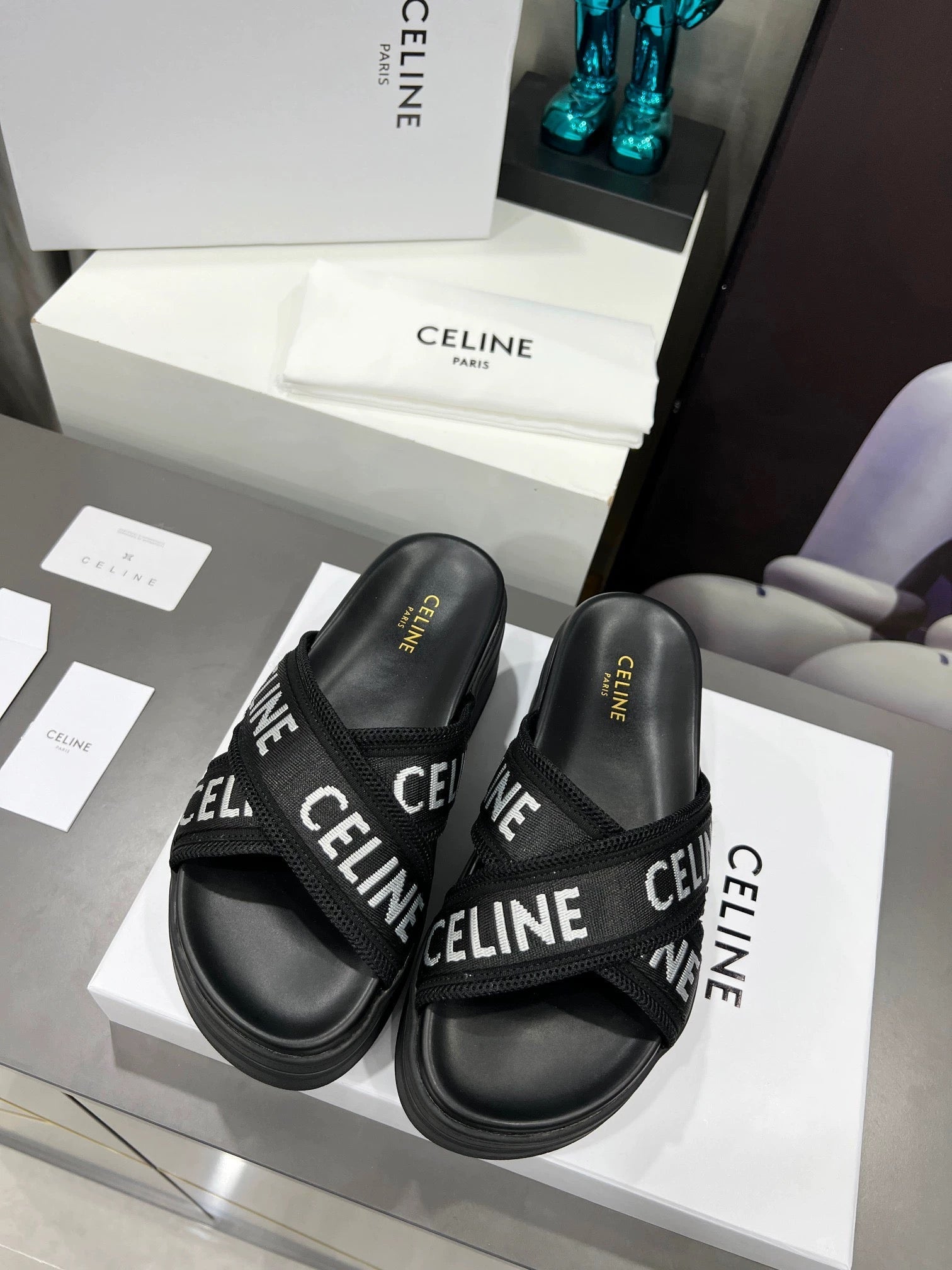 Celi* 24 new thick-soled slippers